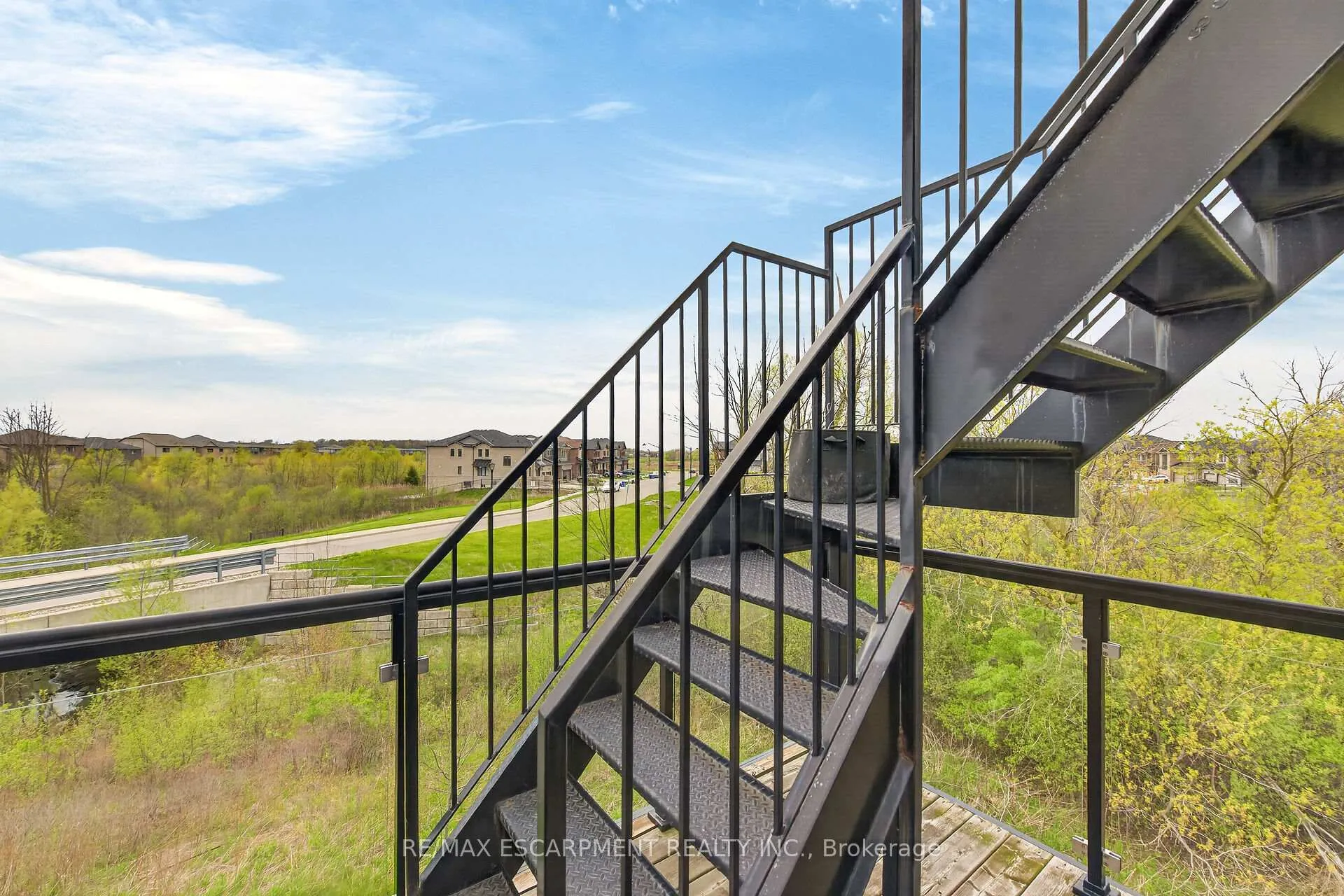 Photo 31 of Unit 33, 35 Midhurst Heights, Hamilton, Stoney Creek Mountain — HOMEH