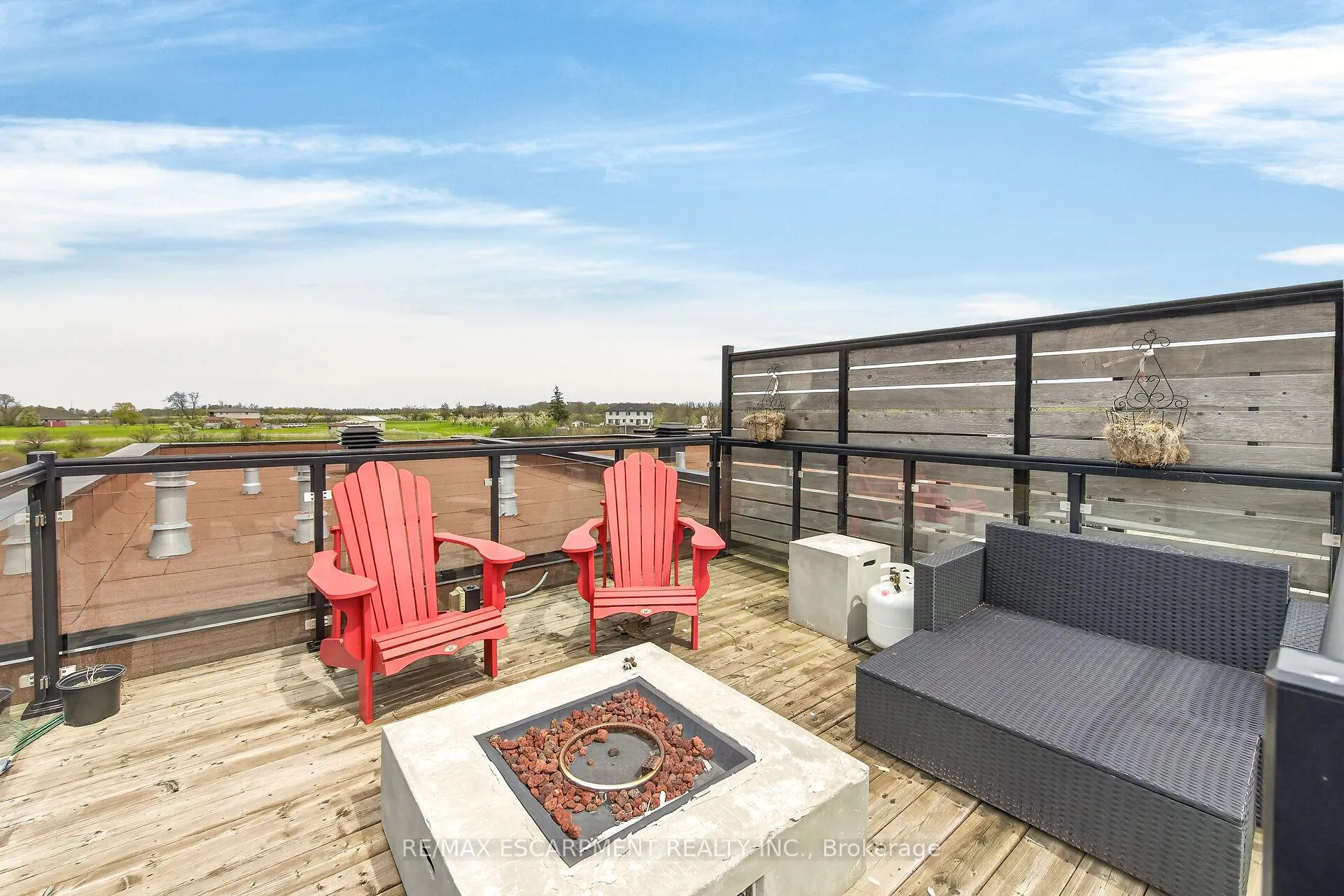 Photo 33 of Unit 33, 35 Midhurst Heights, Hamilton, Stoney Creek Mountain — HOMEH