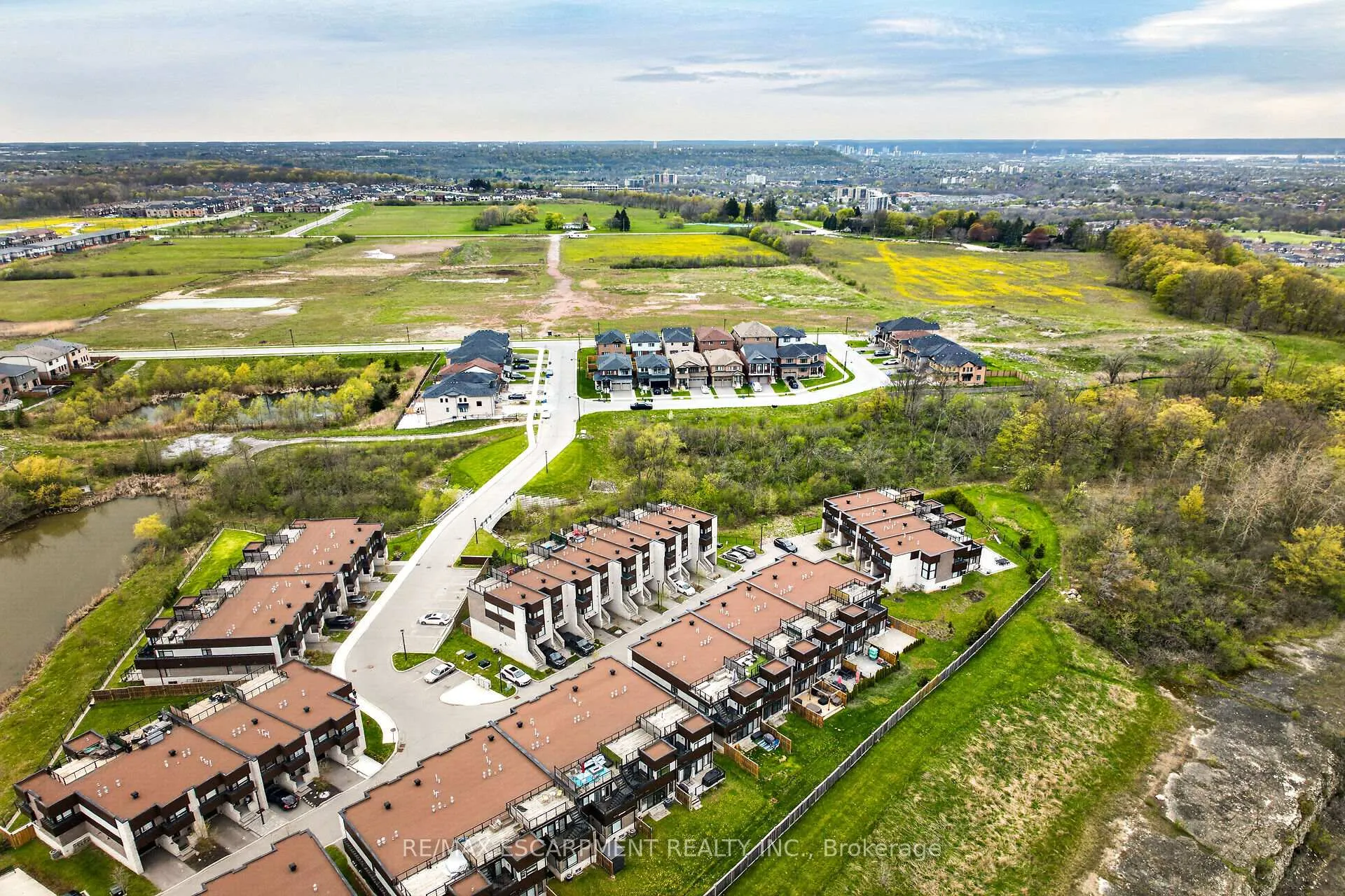 Photo 44 of Unit 33, 35 Midhurst Heights, Hamilton, Stoney Creek Mountain — HOMEH