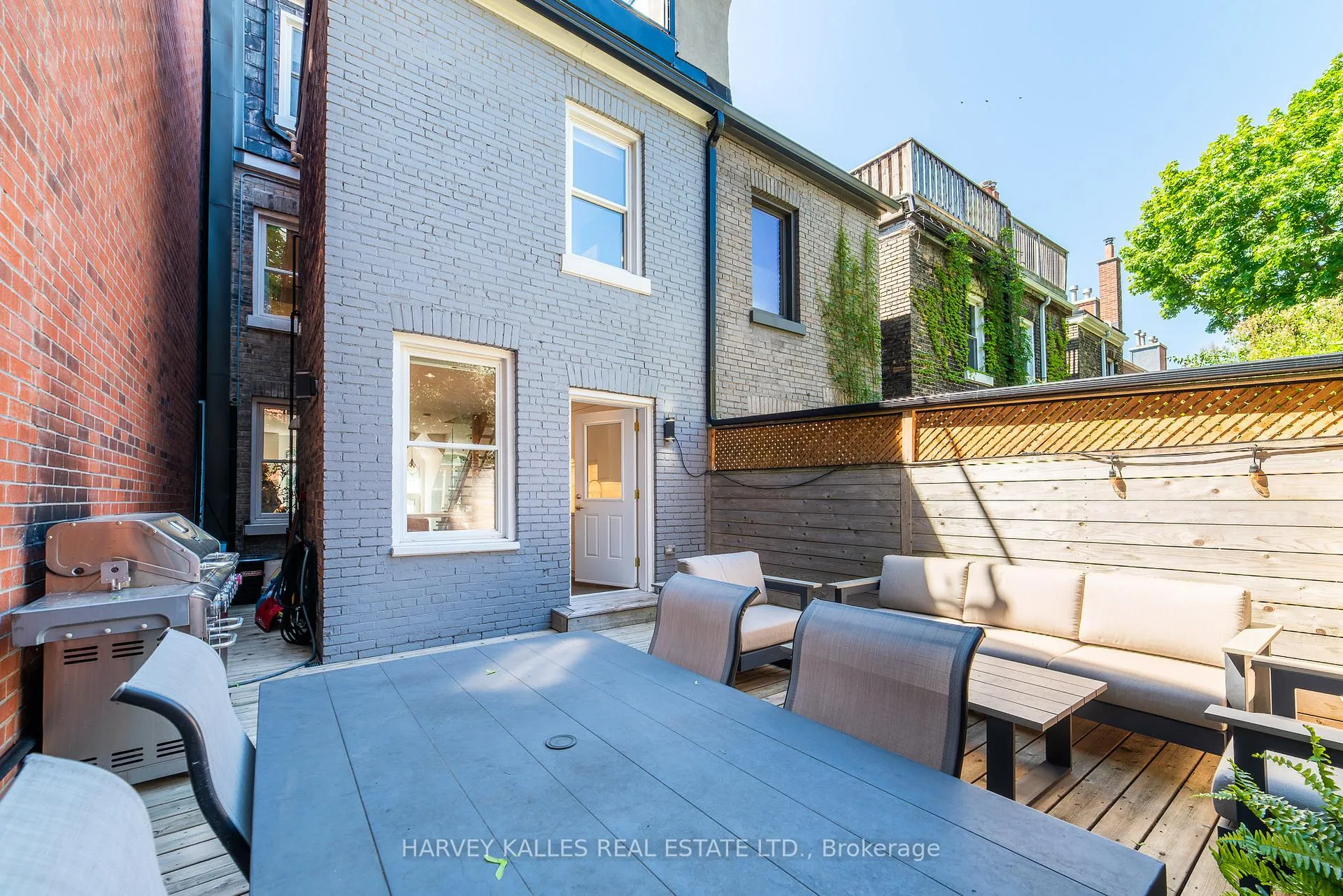 Photo 10 of 642 Wellington Street W, Toronto, Niagara — HOMEH