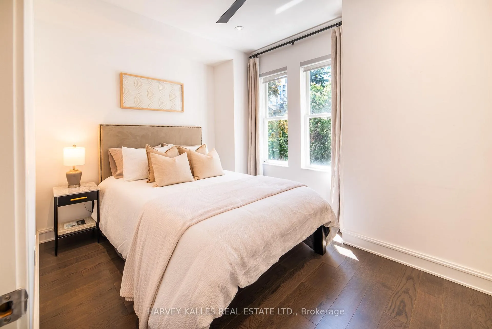 Photo 13 of 642 Wellington Street W, Toronto, Niagara — HOMEH