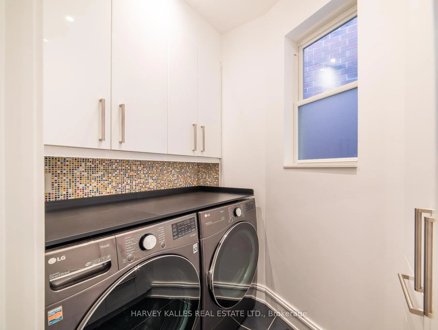 Photo 15 of 642 Wellington Street W, Toronto, Niagara — HOMEH