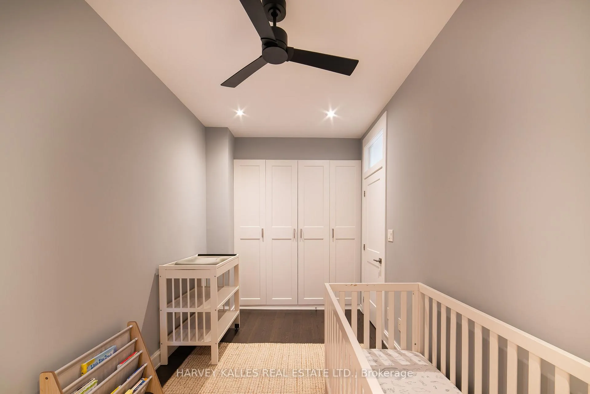 Photo 17 of 642 Wellington Street W, Toronto, Niagara — HOMEH