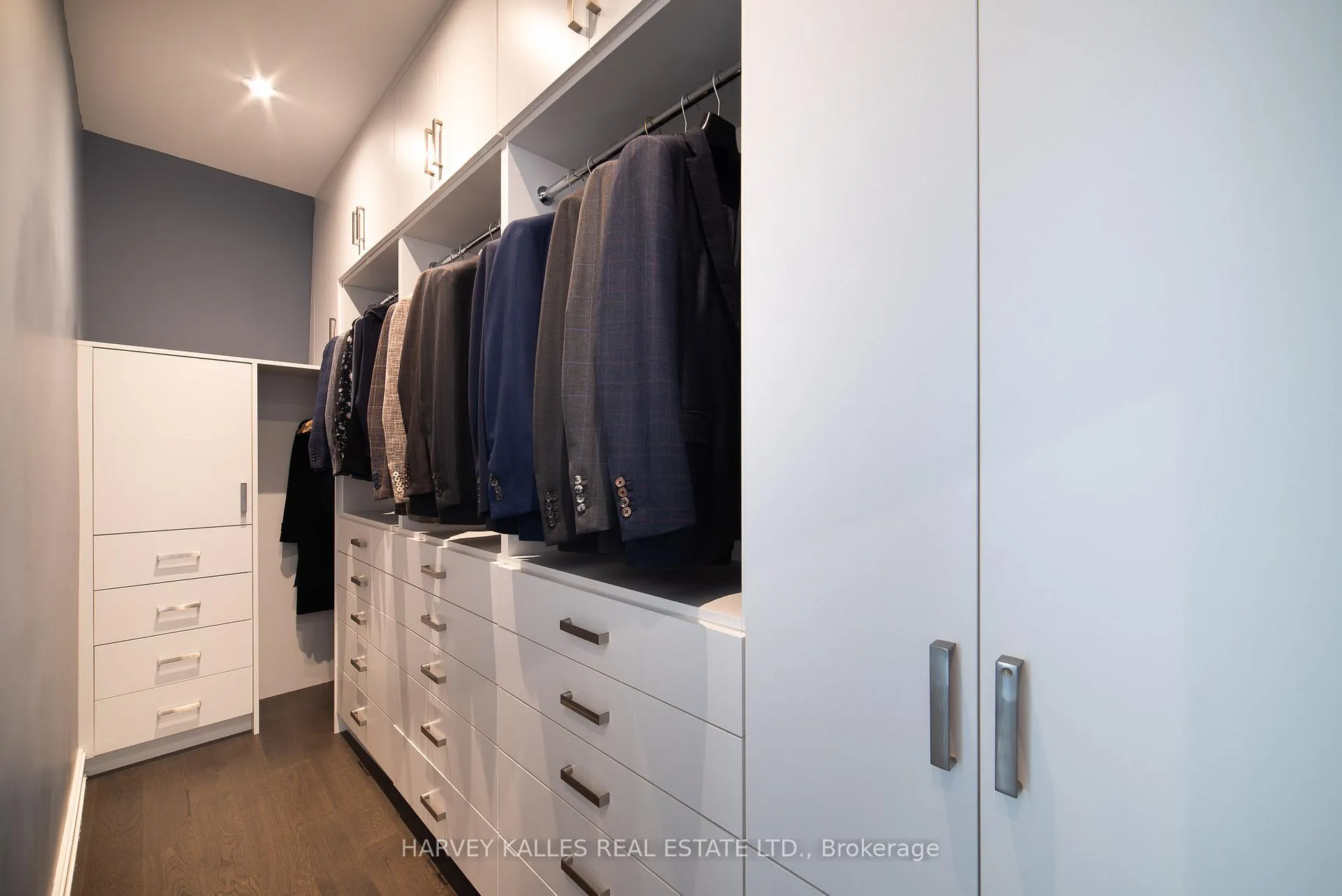 Photo 23 of 642 Wellington Street W, Toronto, Niagara — HOMEH