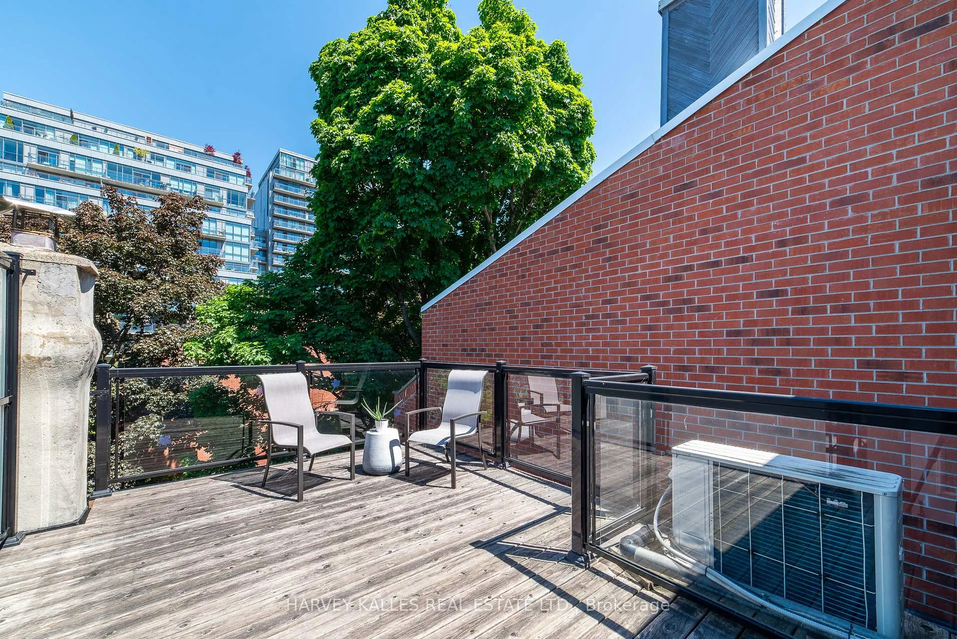 Photo 26 of 642 Wellington Street W, Toronto, Niagara — HOMEH