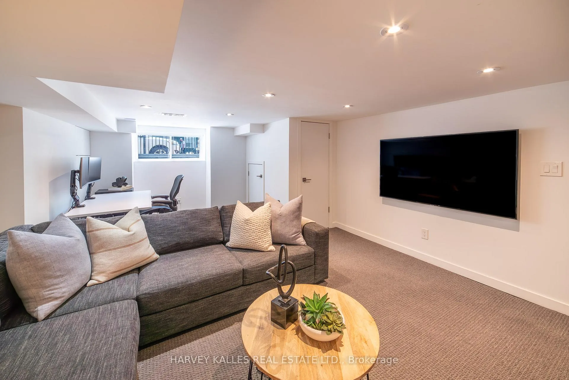 Photo 27 of 642 Wellington Street W, Toronto, Niagara — HOMEH
