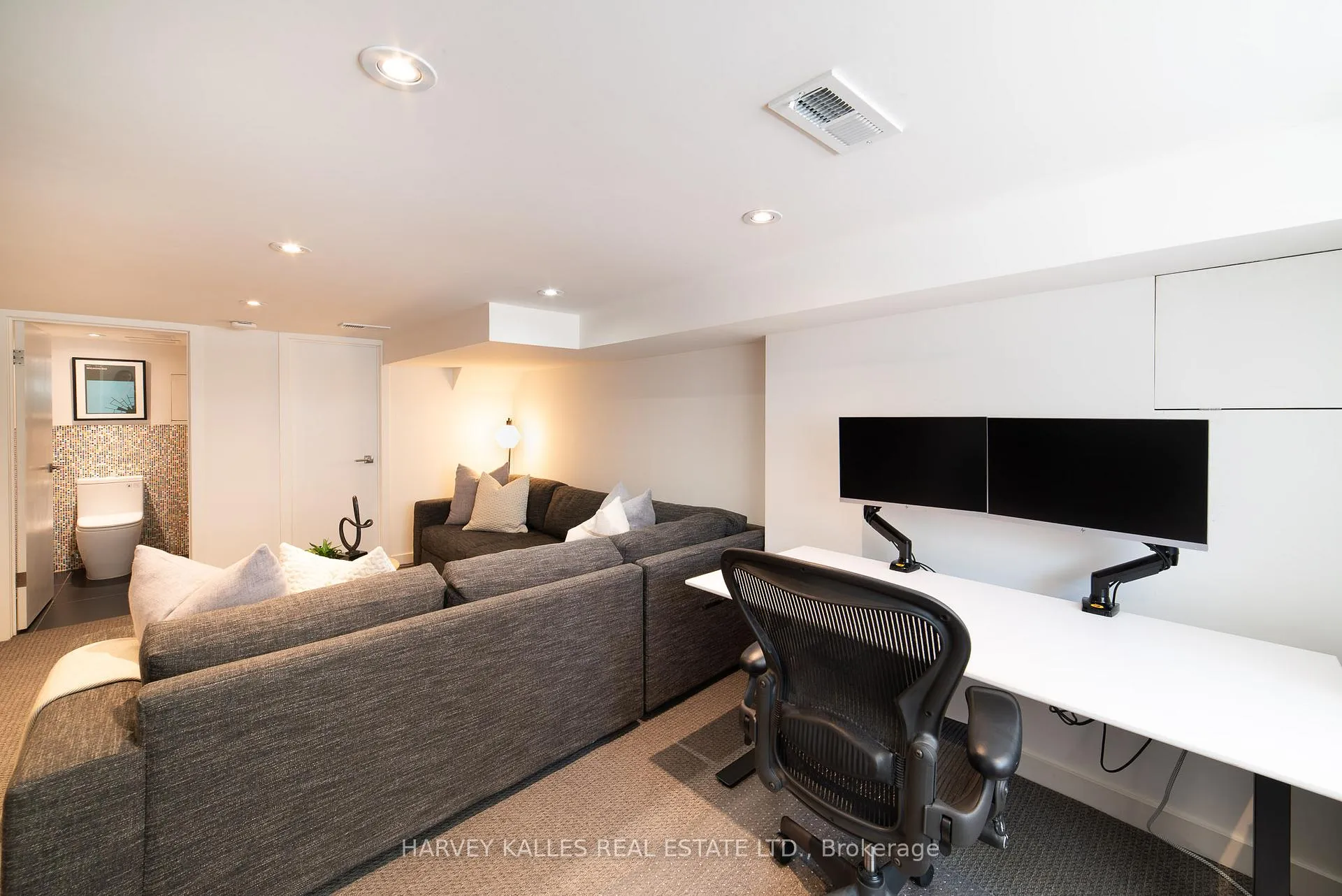 Photo 29 of 642 Wellington Street W, Toronto, Niagara — HOMEH