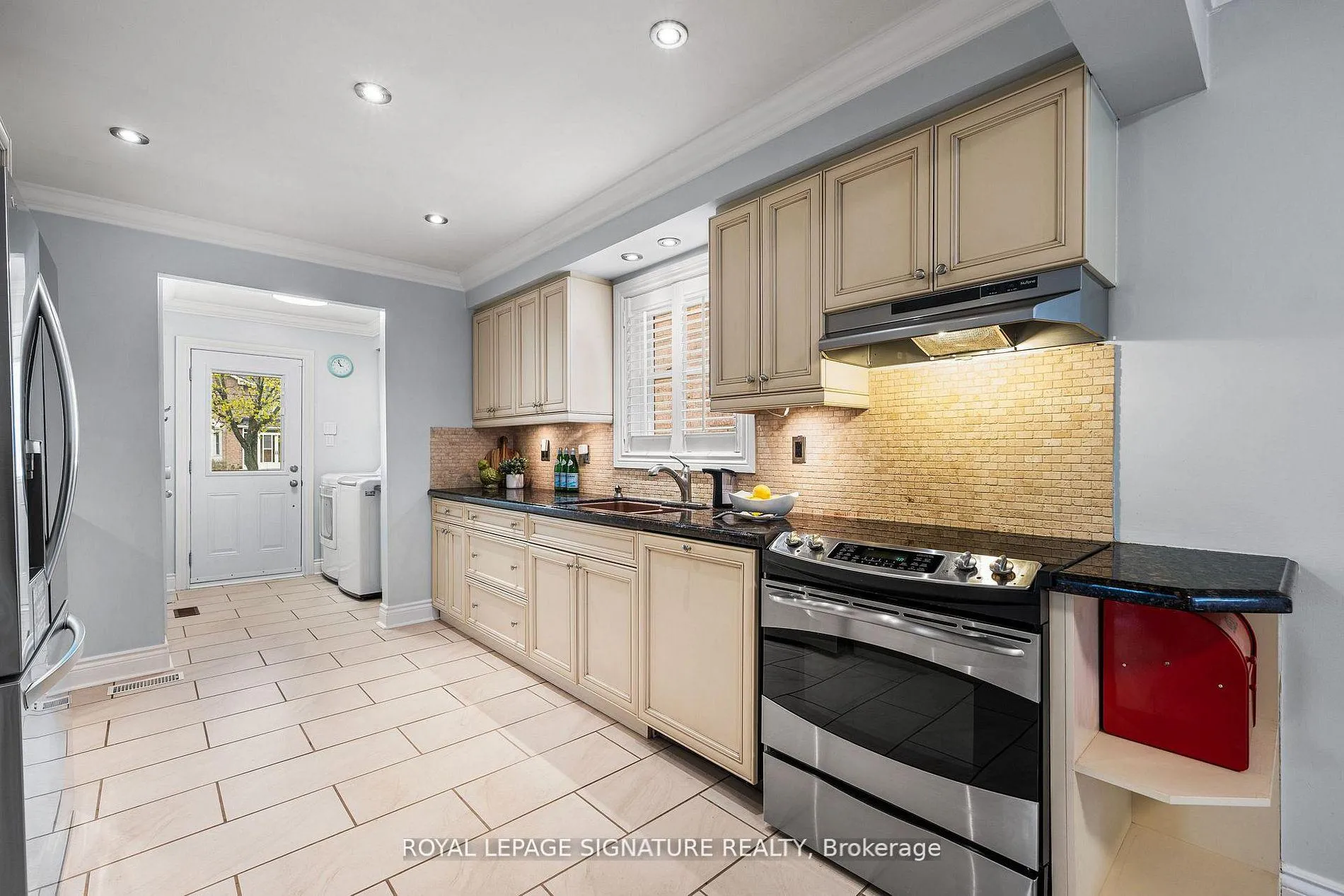 Photo 10 of 238 Hoover Drive, Pickering, Rougemount — HOMEH