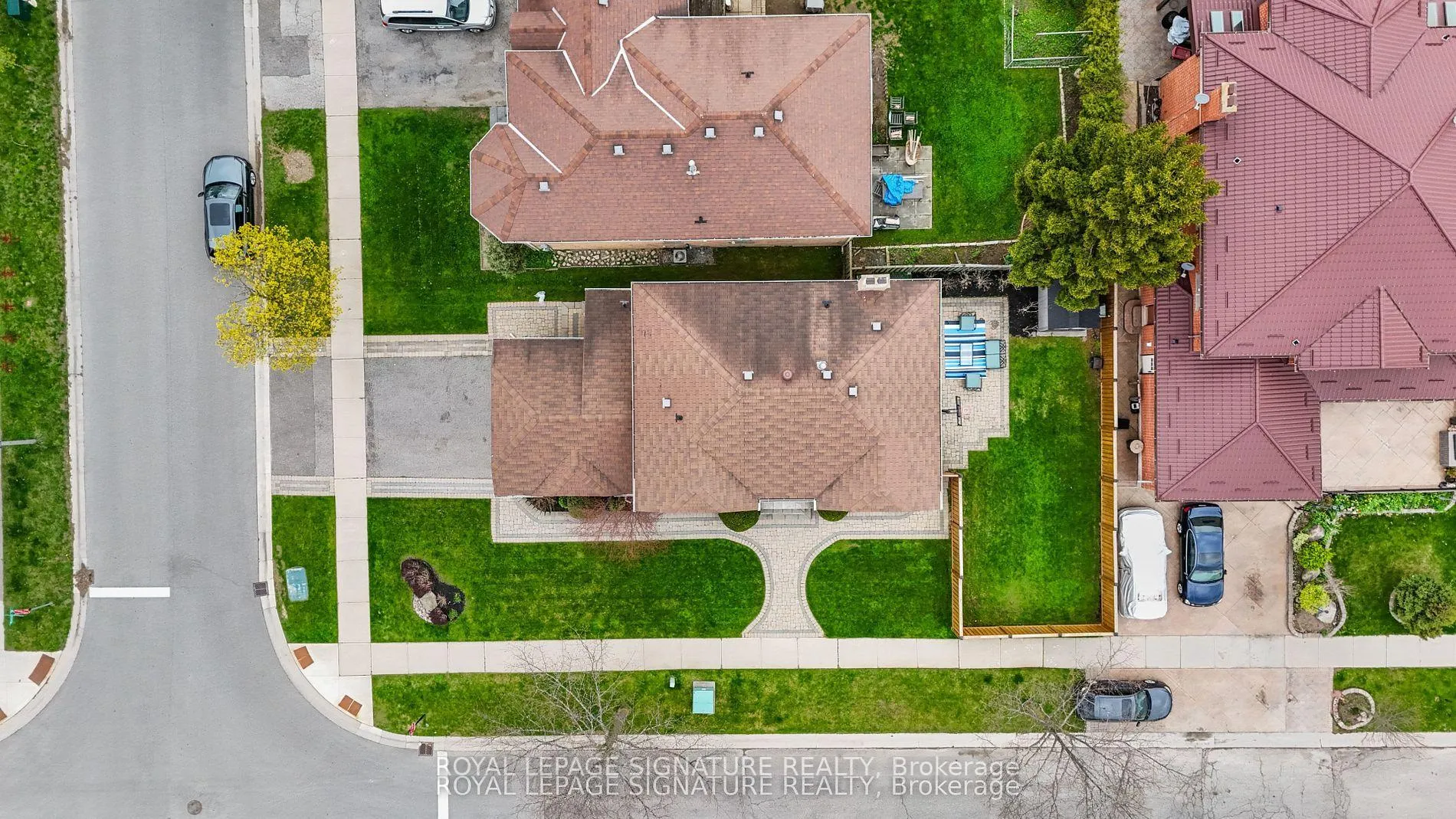 Photo 45 of 238 Hoover Drive, Pickering, Rougemount — HOMEH