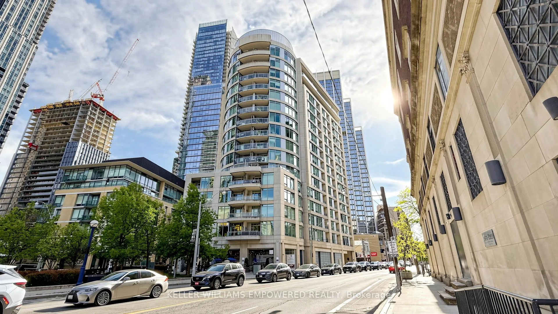 Photo 2 of Unit 311, 8 Scollard Street, Toronto, The Annex — HOMEH