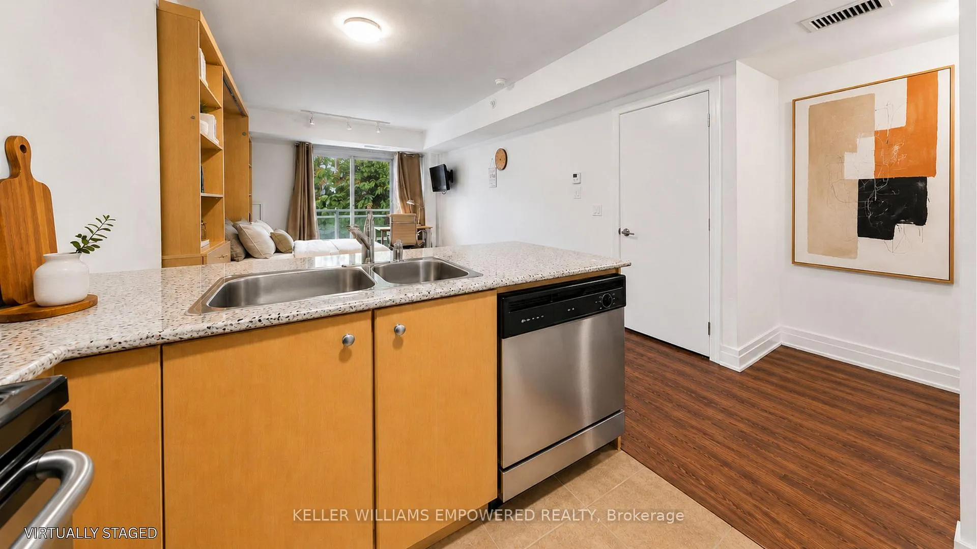 Photo 15 of Unit 311, 8 Scollard Street, Toronto, The Annex — HOMEH