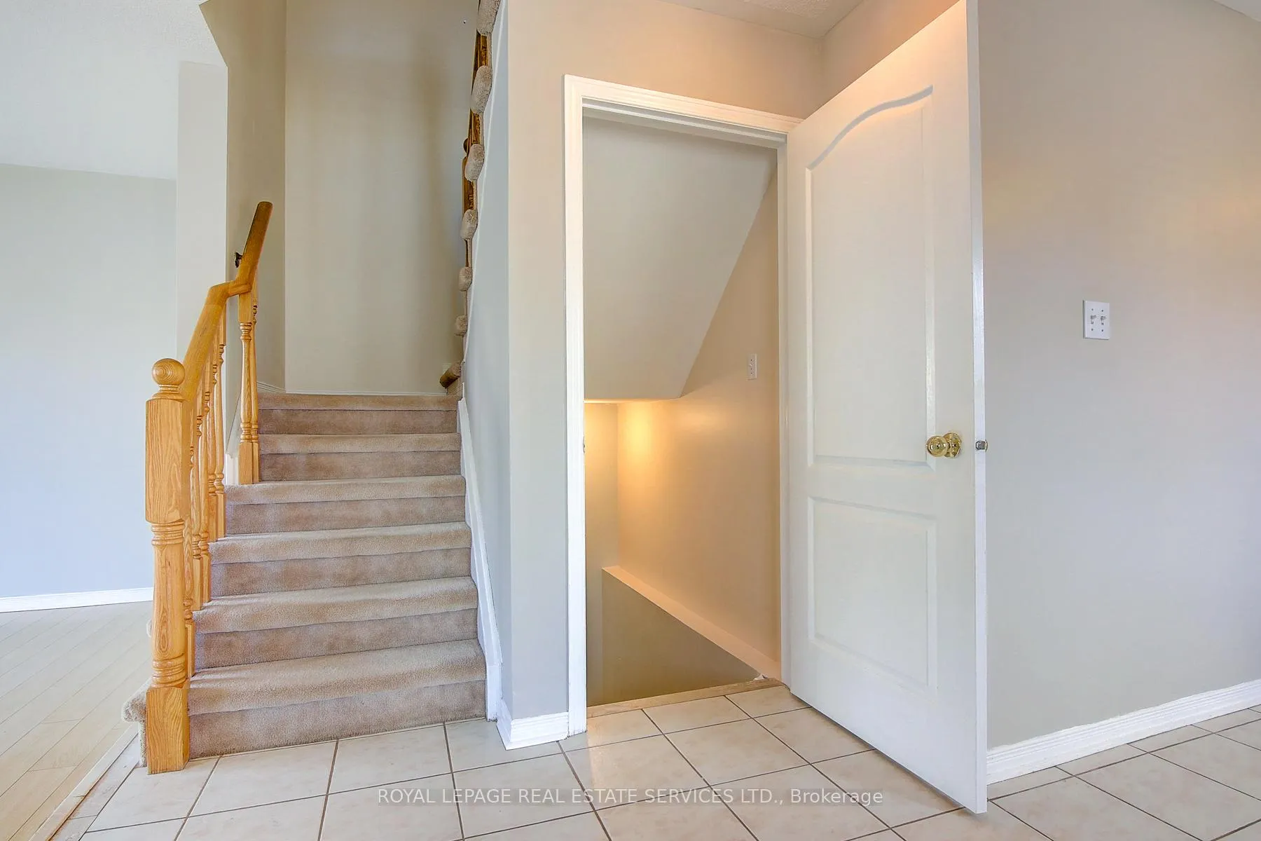 Photo 5 of 1498 Pinecliff Road, Oakville, West Oak Trails — HOMEH