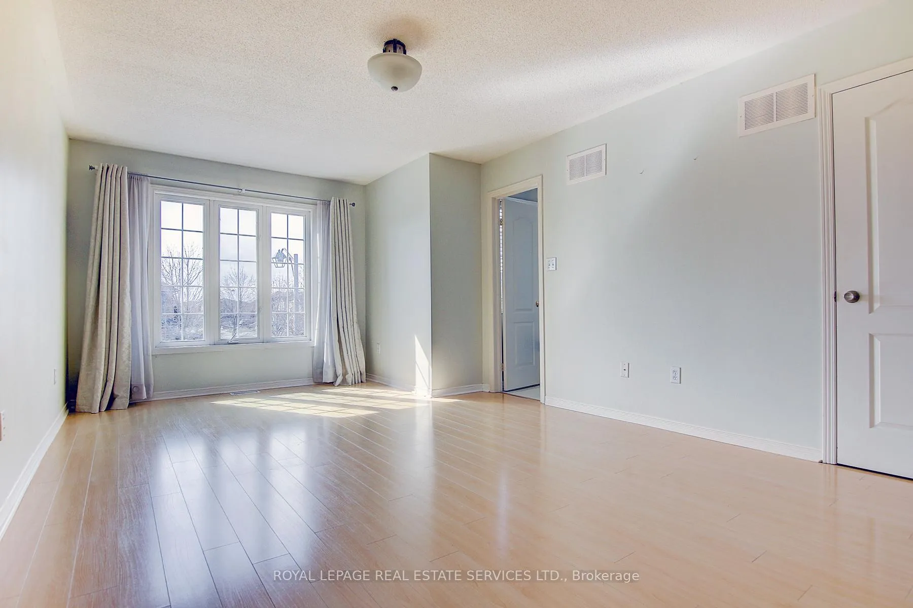 Photo 13 of 1498 Pinecliff Road, Oakville, West Oak Trails — HOMEH