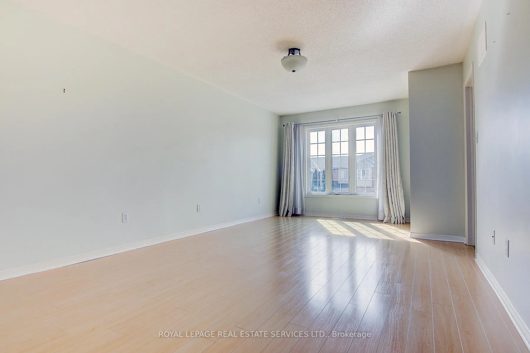 Photo 14 of 1498 Pinecliff Road, Oakville, West Oak Trails — HOMEH