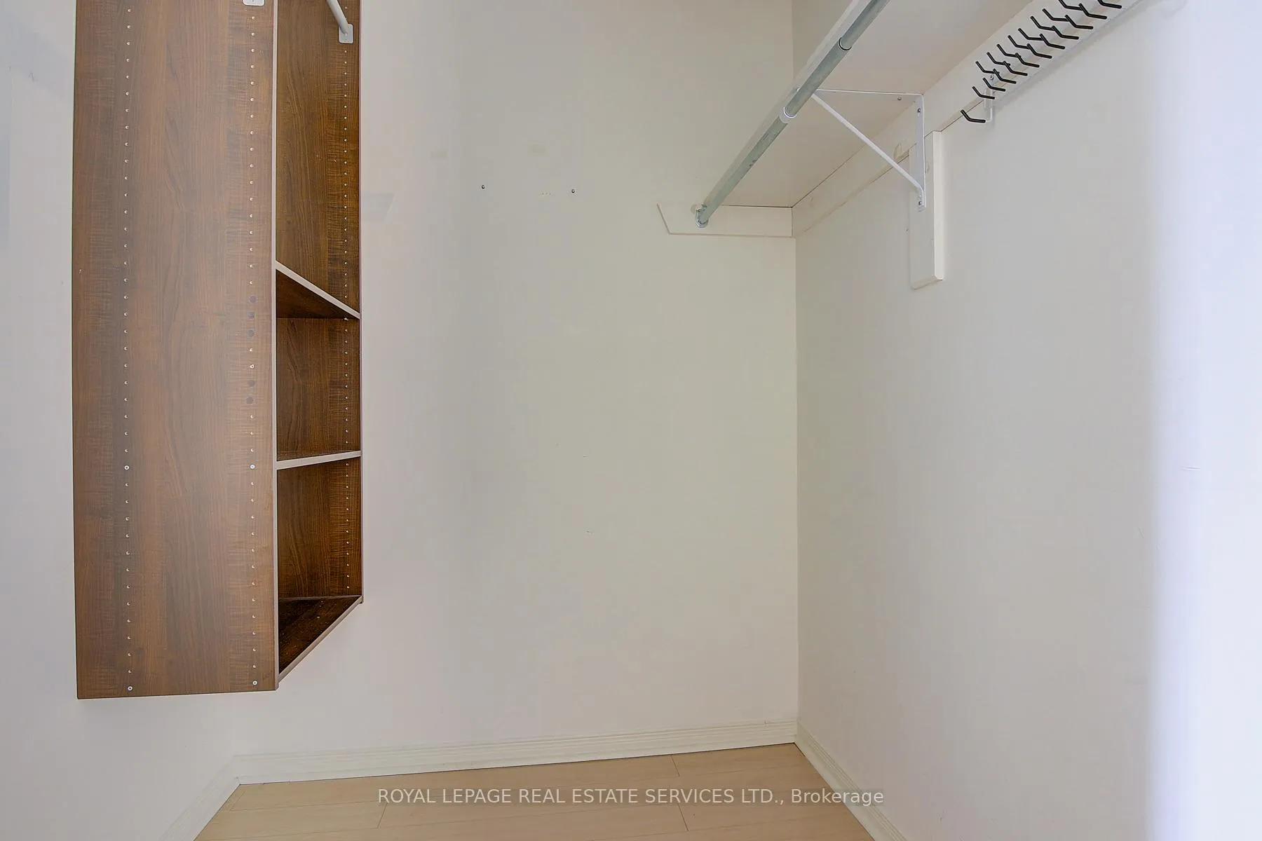 Photo 15 of 1498 Pinecliff Road, Oakville, West Oak Trails — HOMEH