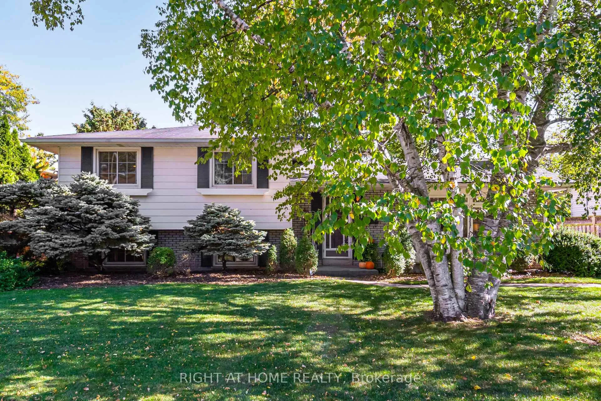 Photo 1 of 5188 Cherryhill Crescent, Burlington, Appleby — HOMEH