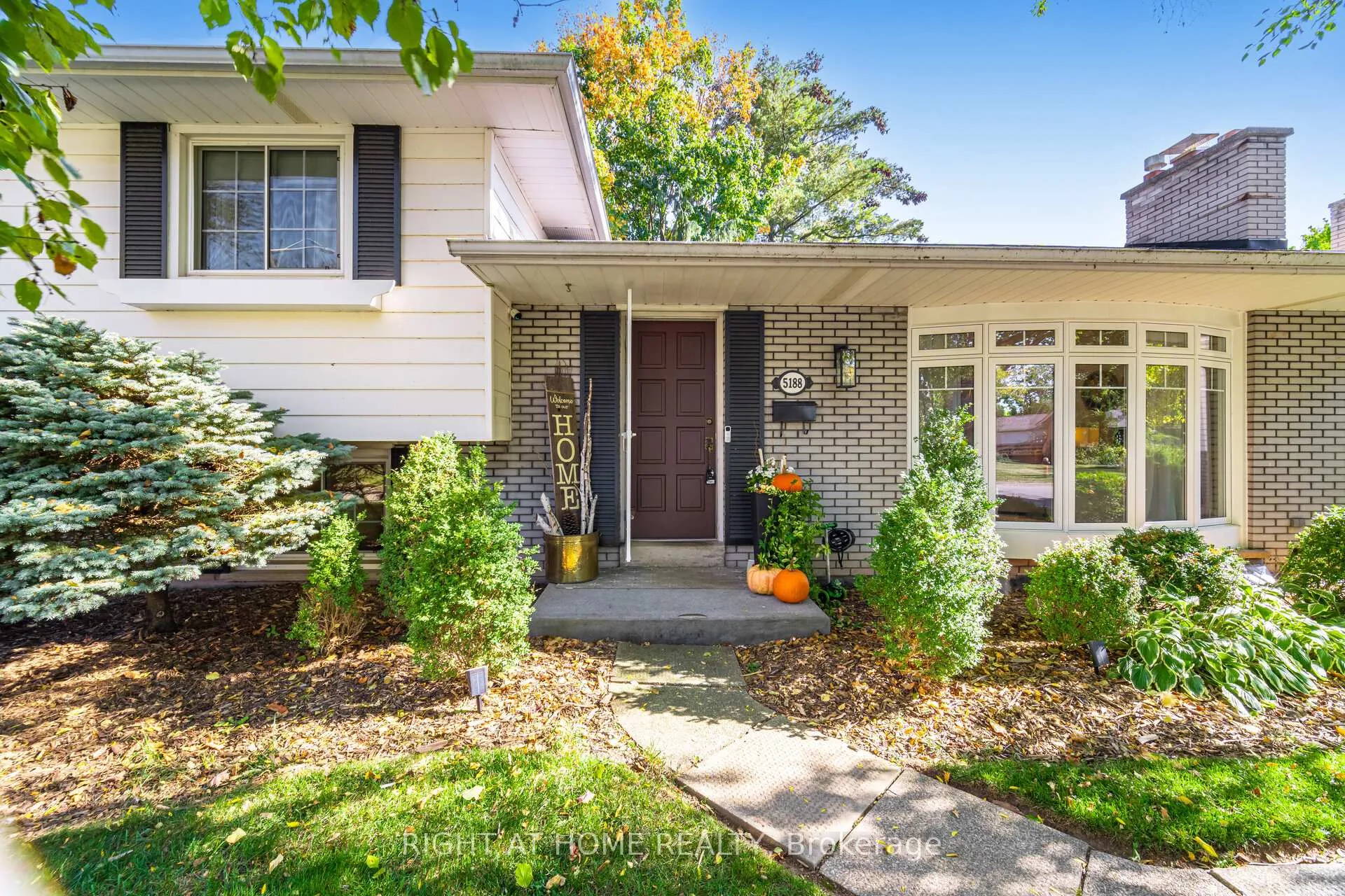 Photo 5 of 5188 Cherryhill Crescent, Burlington, Appleby — HOMEH