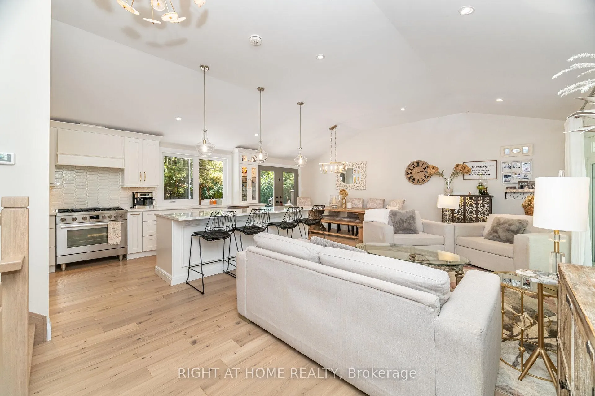 Photo 7 of 5188 Cherryhill Crescent, Burlington, Appleby — HOMEH