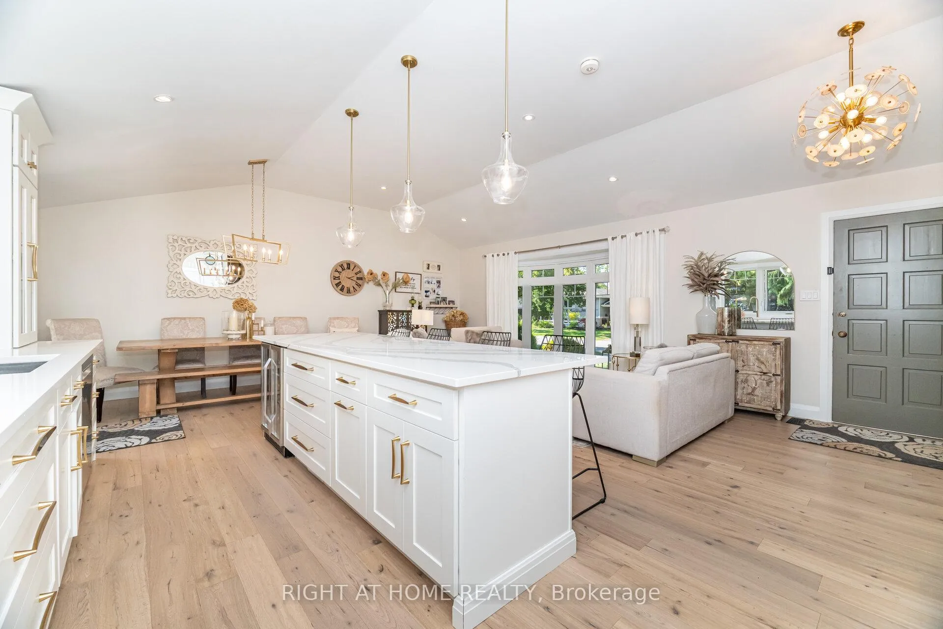 Photo 13 of 5188 Cherryhill Crescent, Burlington, Appleby — HOMEH