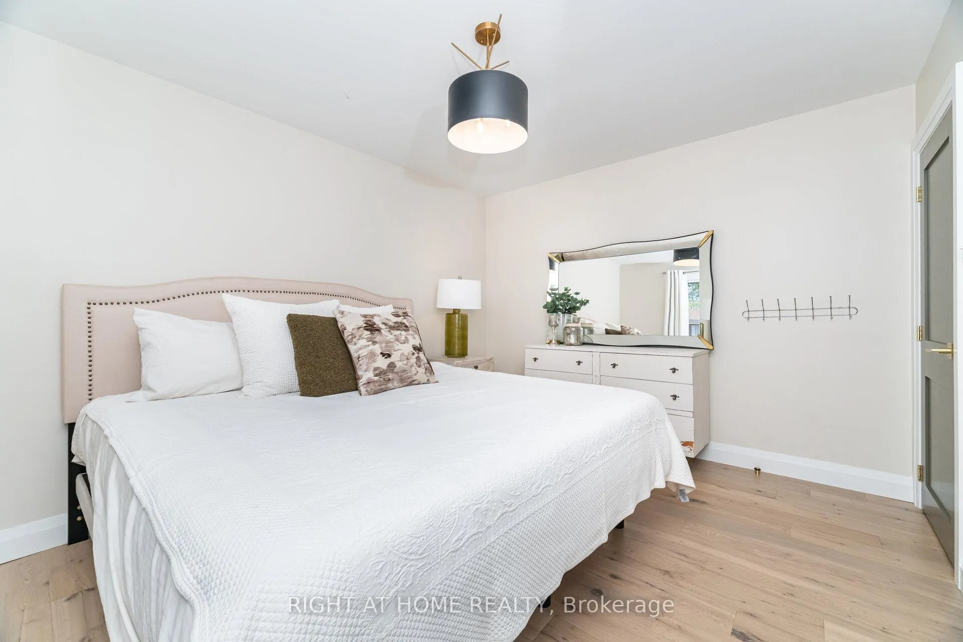 Photo 34 of 5188 Cherryhill Crescent, Burlington, Appleby — HOMEH