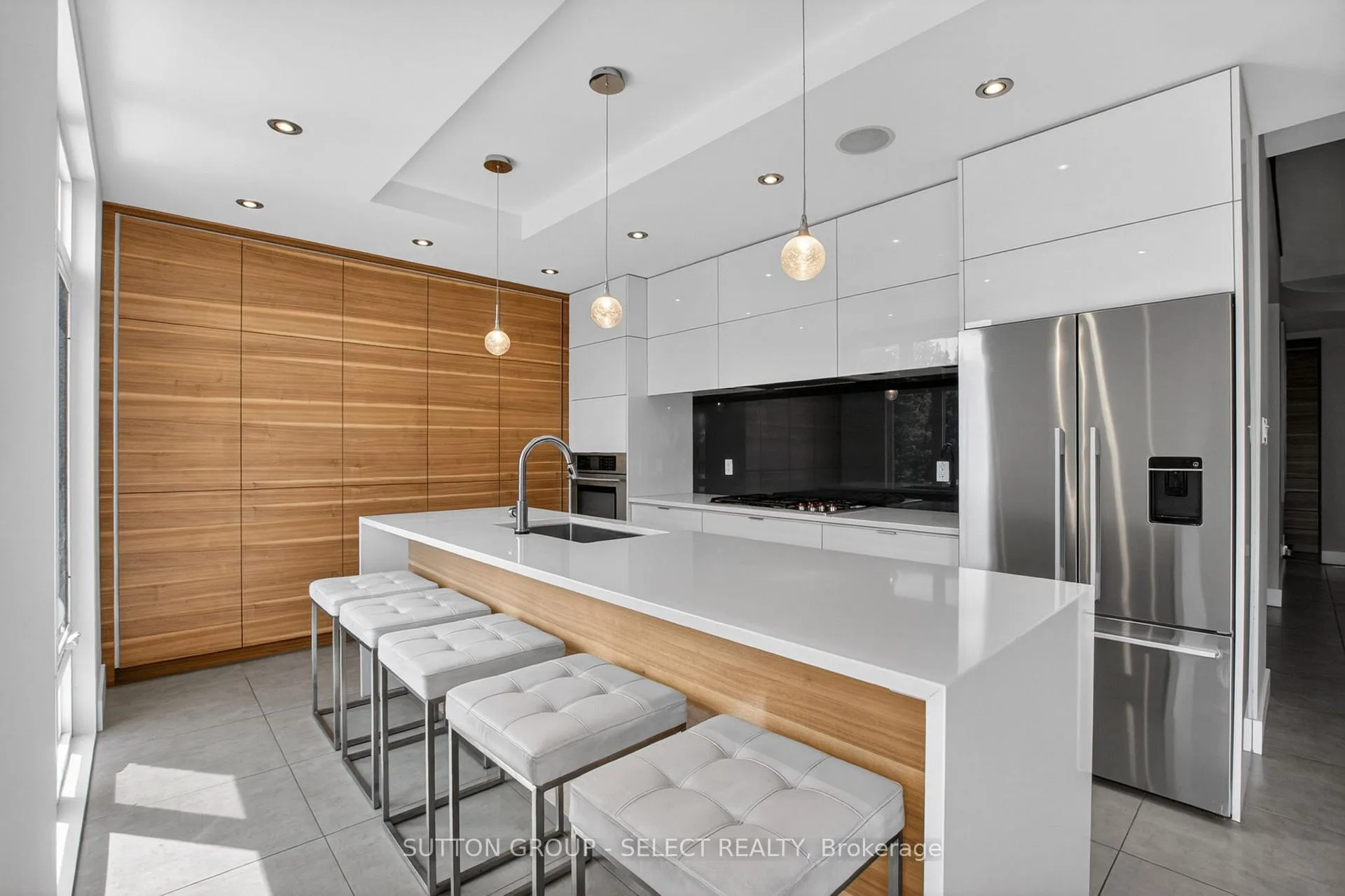 Photo 10 of 972 Guildwood Boulevard, London, North M — HOMEH