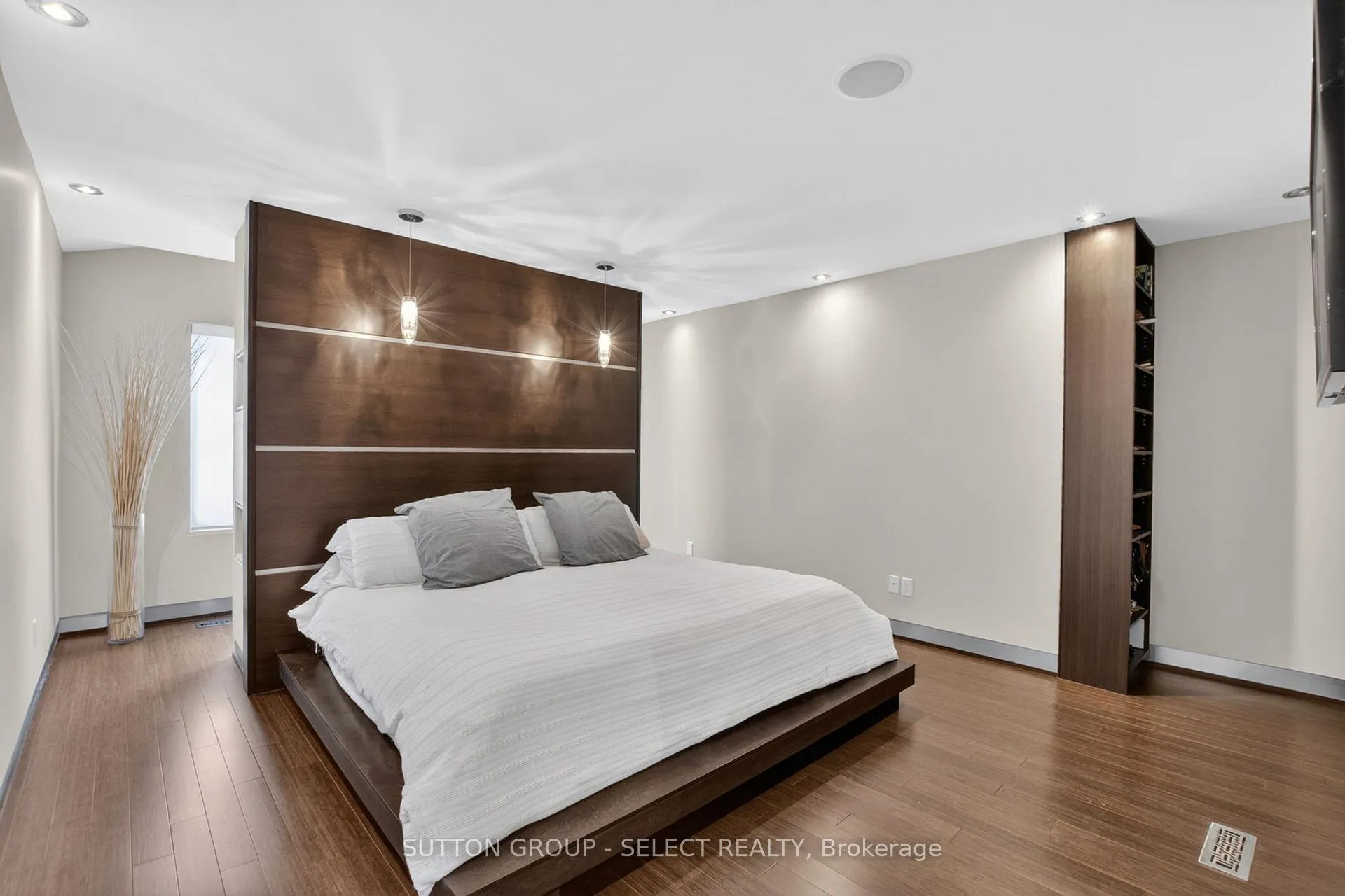 Photo 19 of 972 Guildwood Boulevard, London, North M — HOMEH