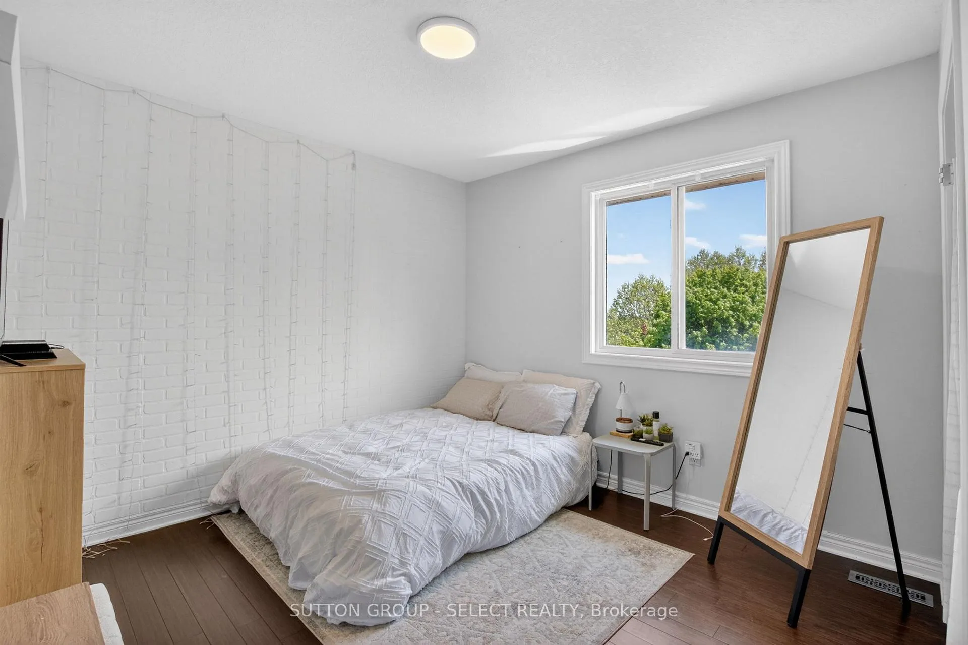 Photo 23 of 972 Guildwood Boulevard, London, North M — HOMEH