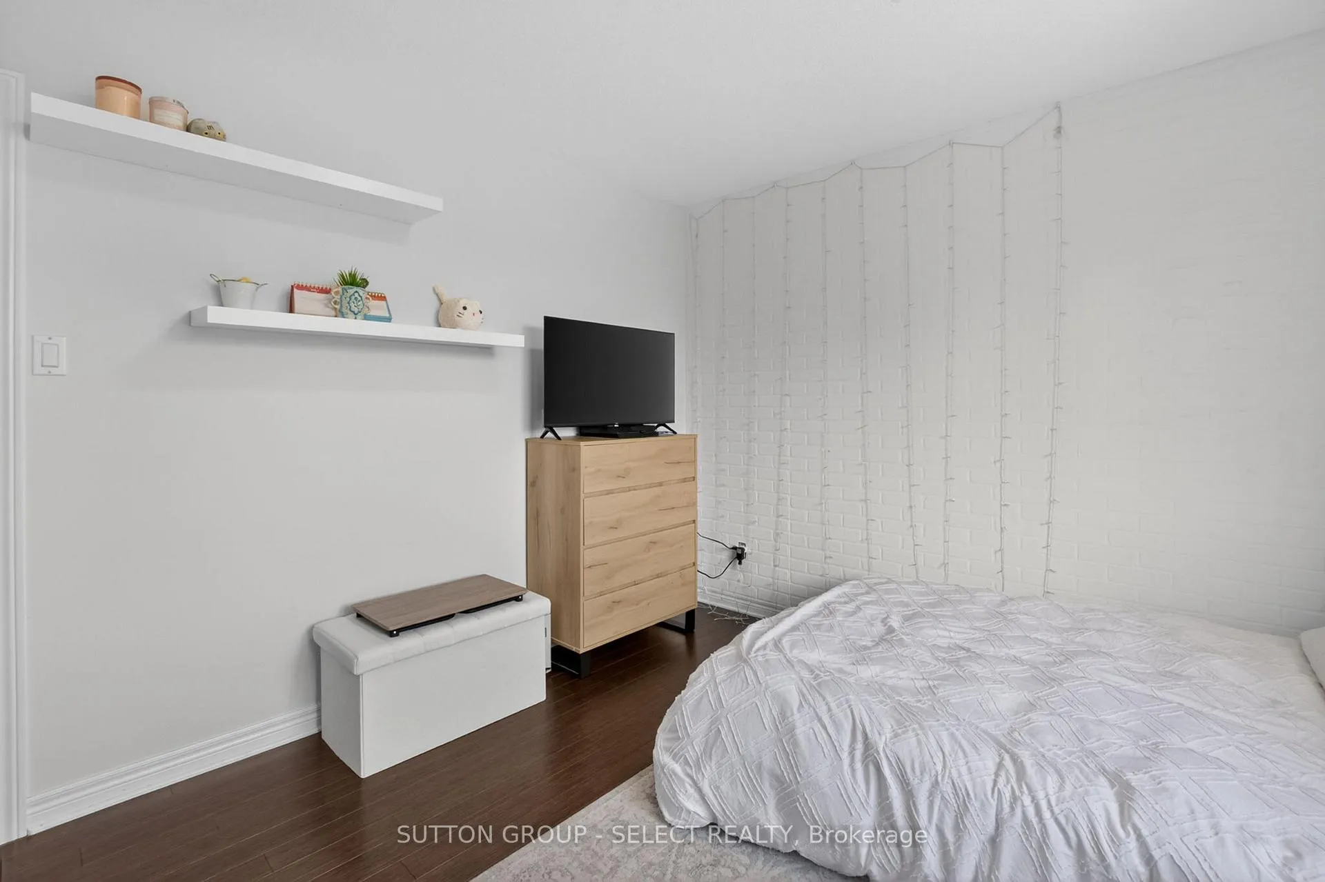 Photo 24 of 972 Guildwood Boulevard, London, North M — HOMEH