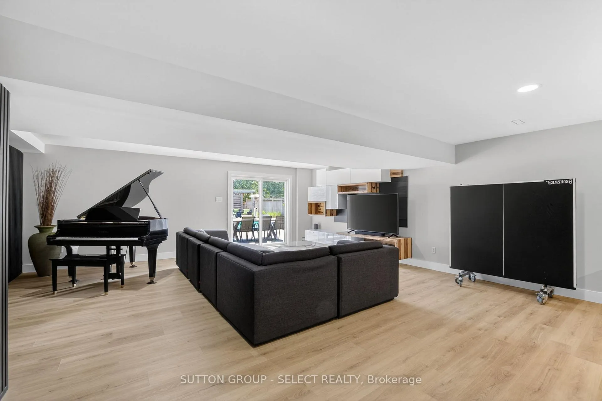 Photo 32 of 972 Guildwood Boulevard, London, North M — HOMEH