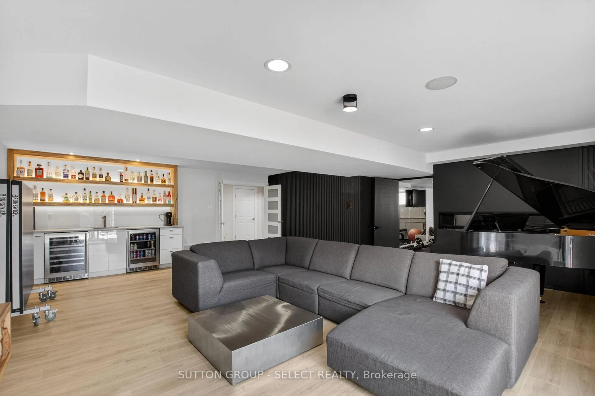 Photo 34 of 972 Guildwood Boulevard, London, North M — HOMEH