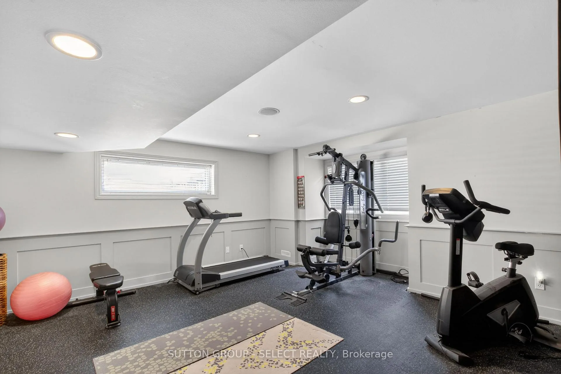 Photo 37 of 972 Guildwood Boulevard, London, North M — HOMEH