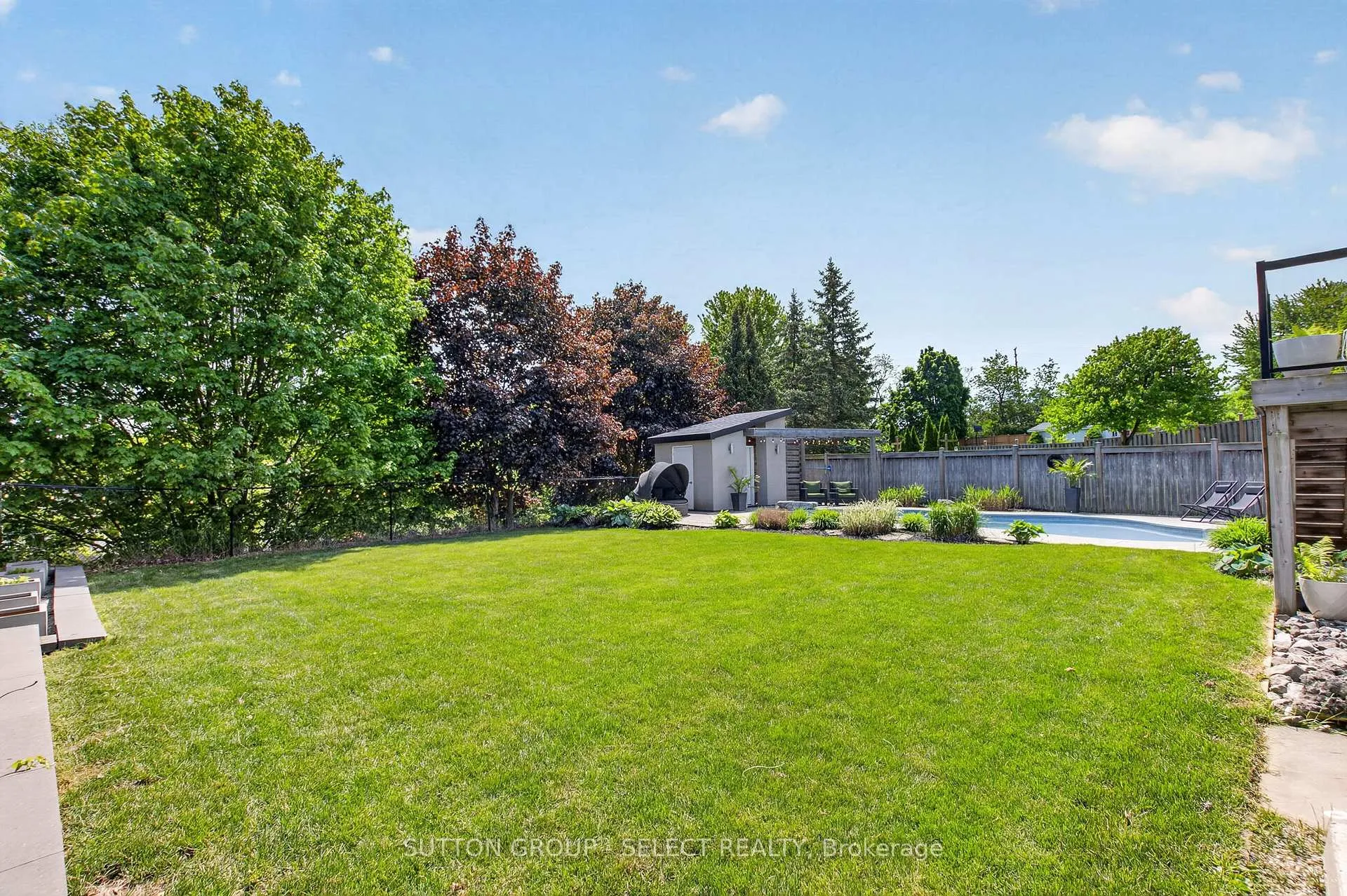 Photo 43 of 972 Guildwood Boulevard, London, North M — HOMEH