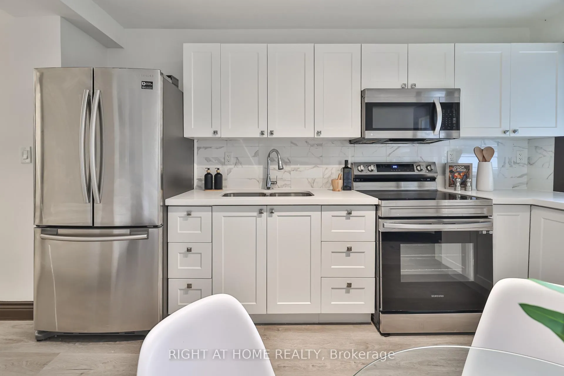 Photo 15 of 20 Winona Drive, Toronto, Wychwood — HOMEH