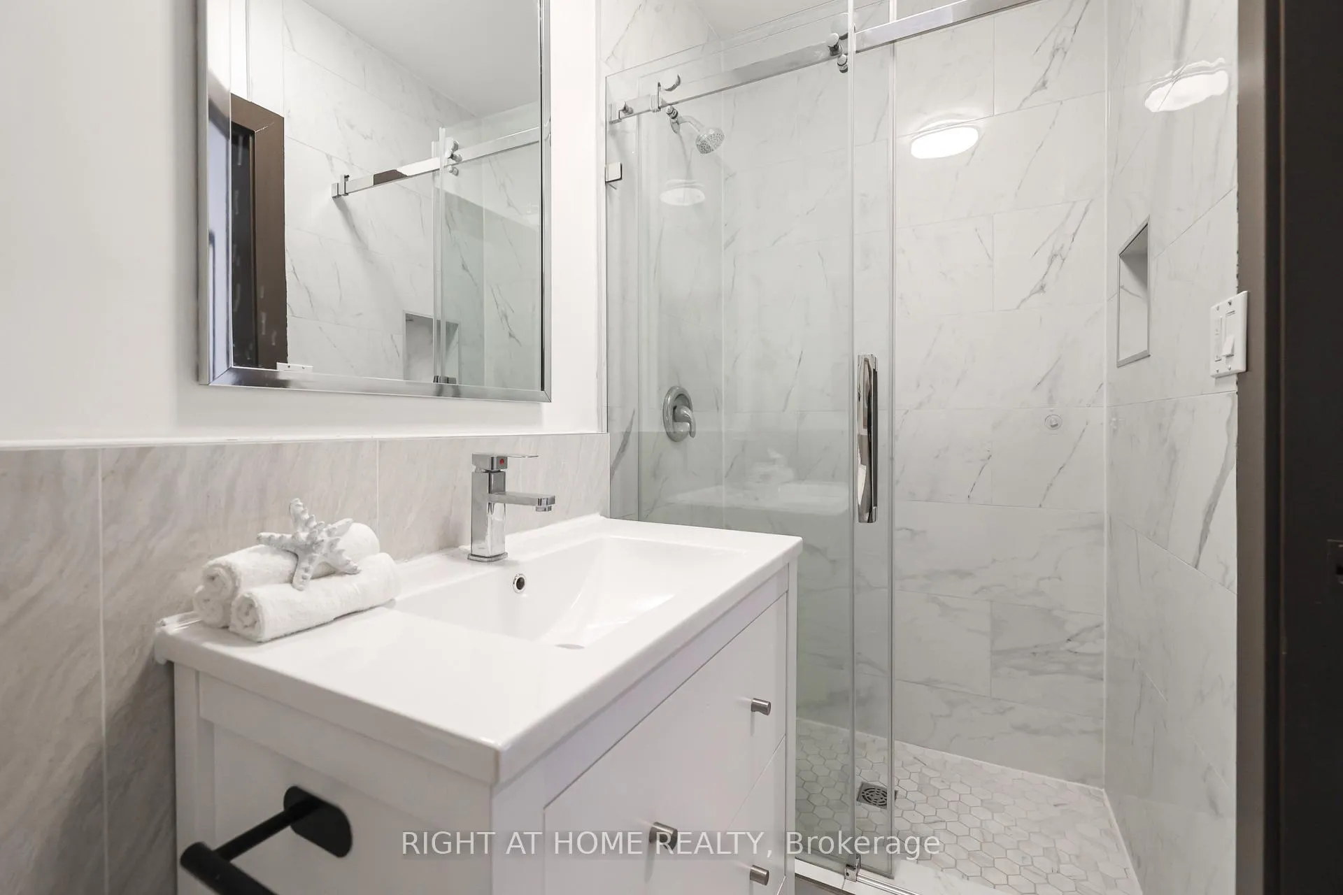 Photo 18 of 20 Winona Drive, Toronto, Wychwood — HOMEH