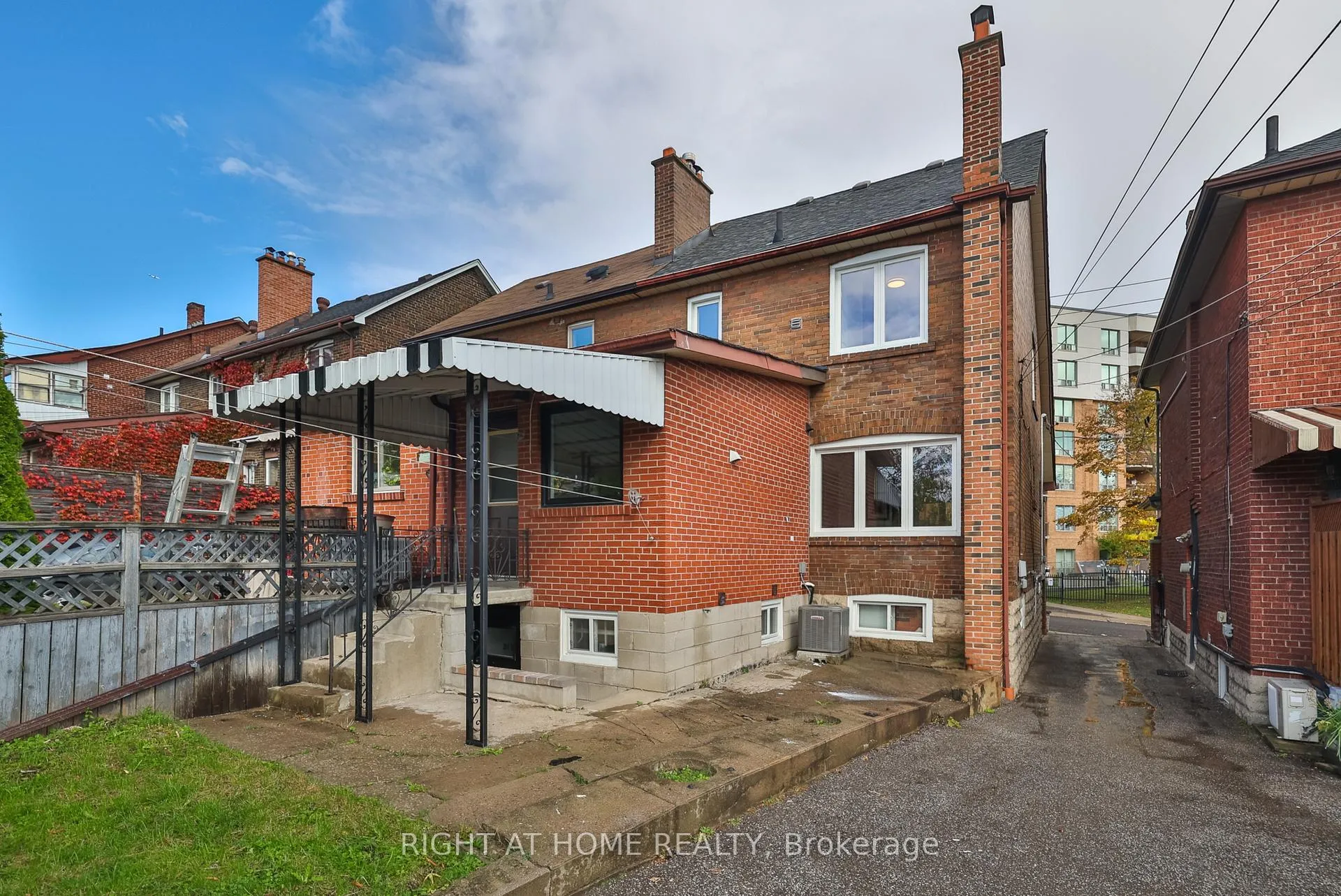 Photo 31 of 20 Winona Drive, Toronto, Wychwood — HOMEH