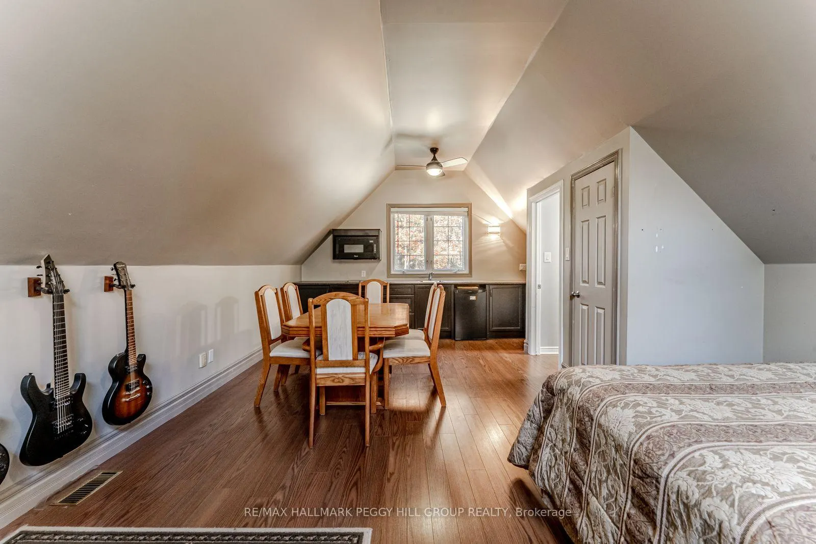 Photo 17 of 1096 Sunnidale Road, Springwater, Centre Vespra — HOMEH