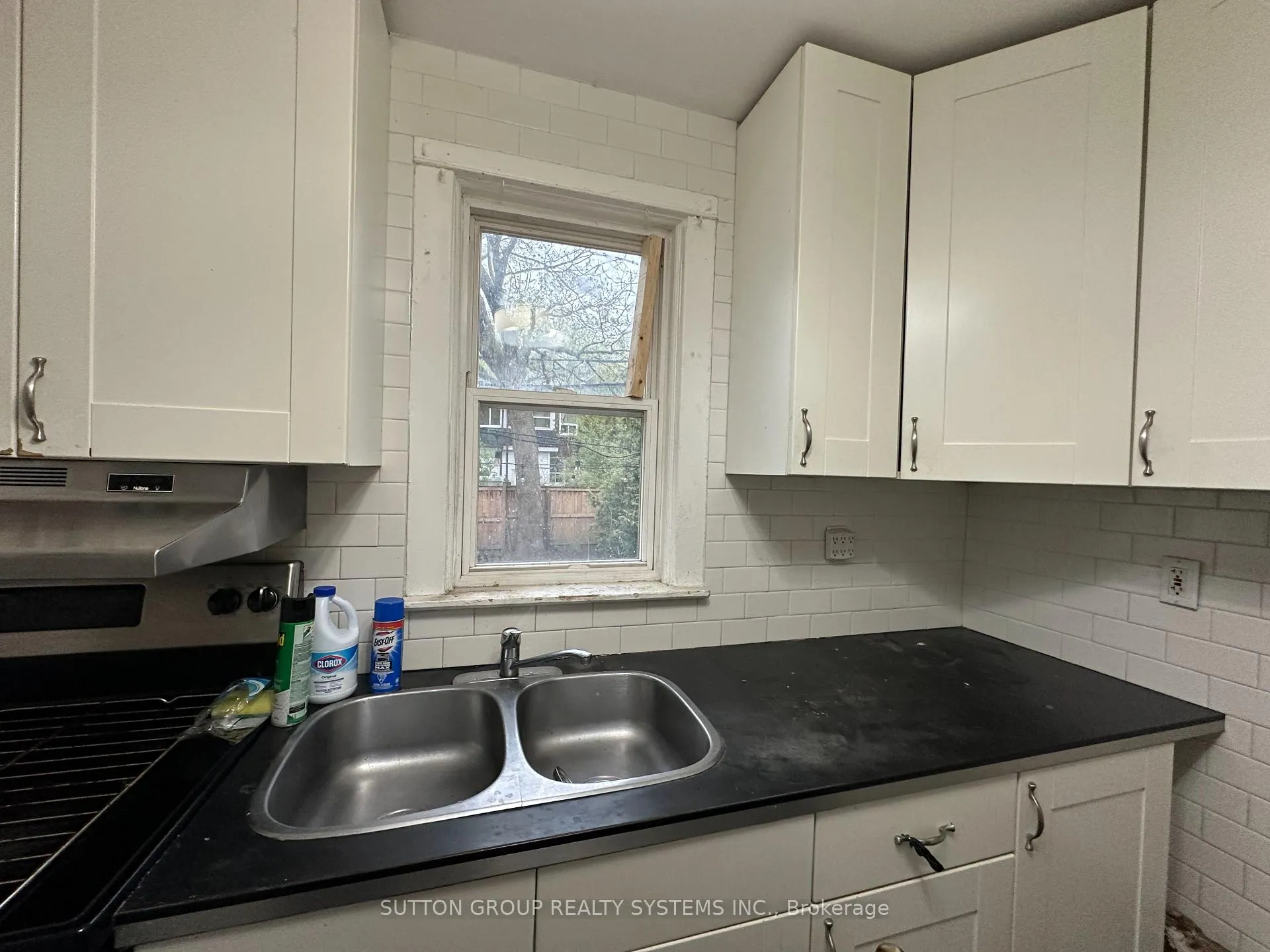Photo 2 of Unit 1, 497 Annette Street, Toronto, High Park North — HOMEH