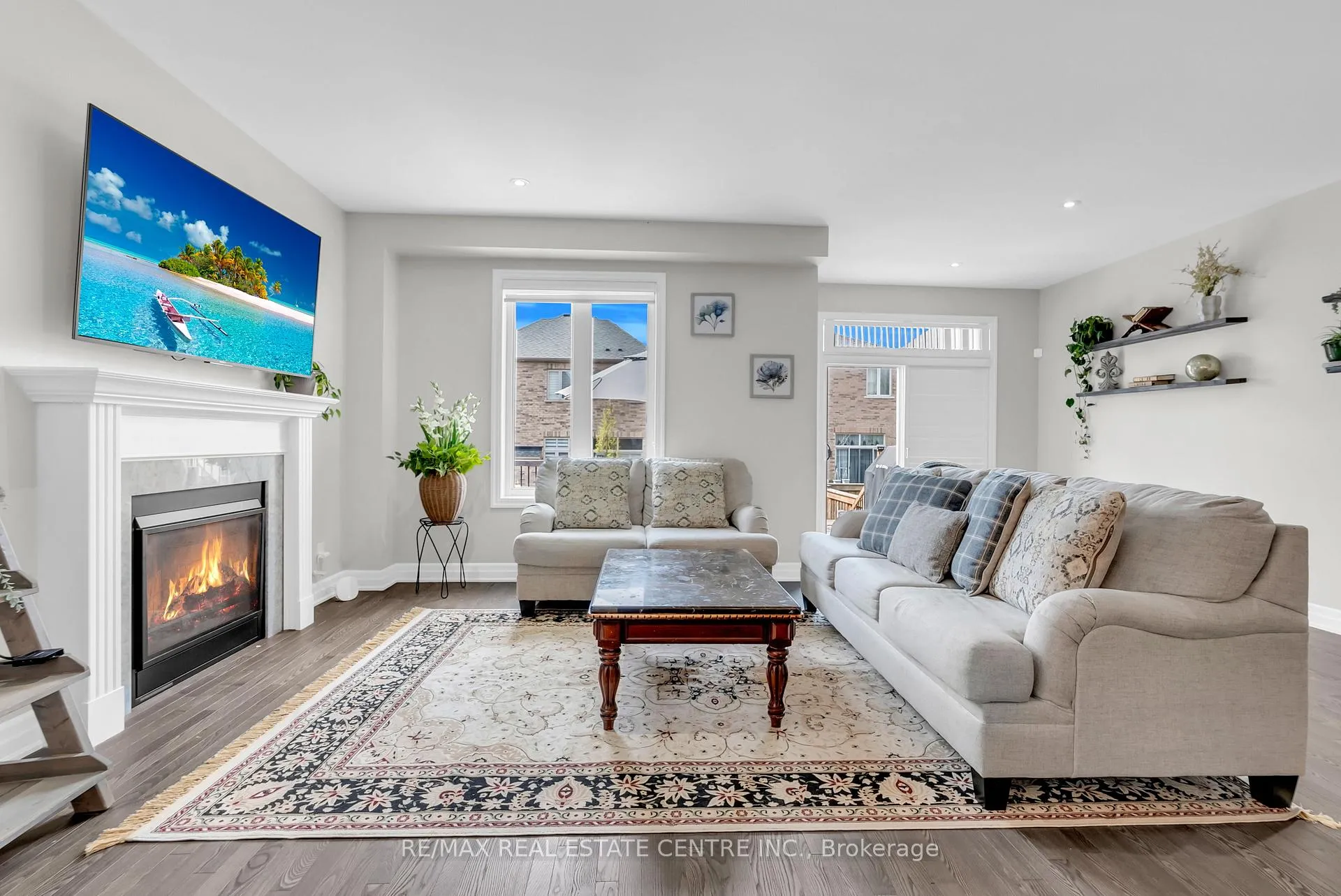 Photo 7 of 24 Rising Hill Ridge, Brampton, Bram West — HOMEH