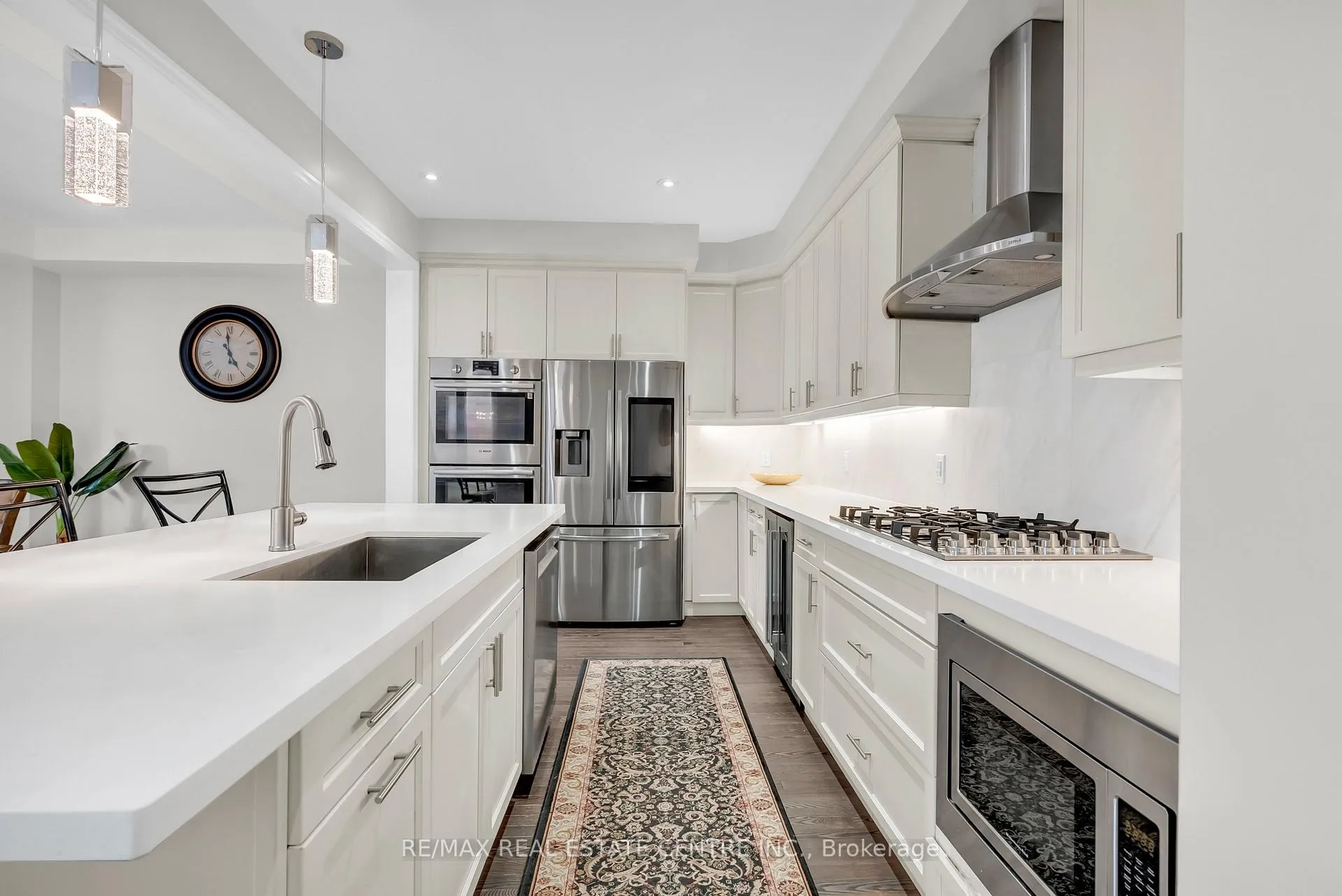 Photo 16 of 24 Rising Hill Ridge, Brampton, Bram West — HOMEH