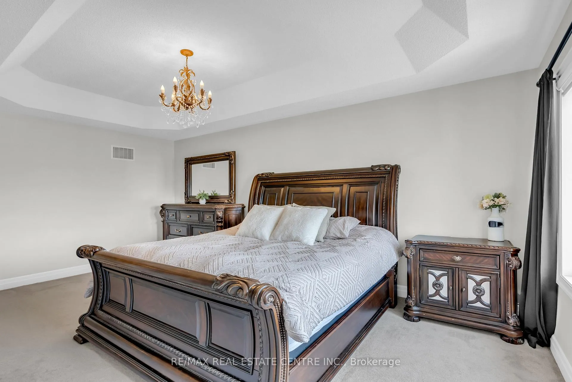 Photo 22 of 24 Rising Hill Ridge, Brampton, Bram West — HOMEH