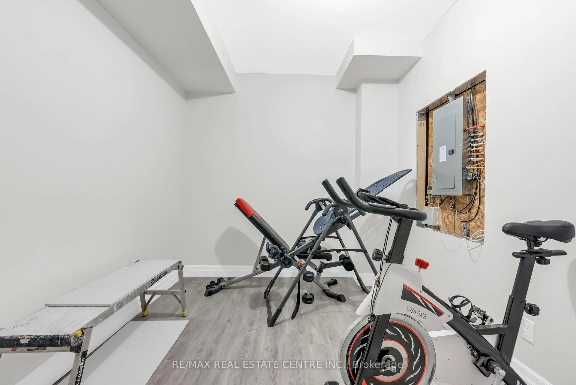 Photo 44 of 24 Rising Hill Ridge, Brampton, Bram West — HOMEH