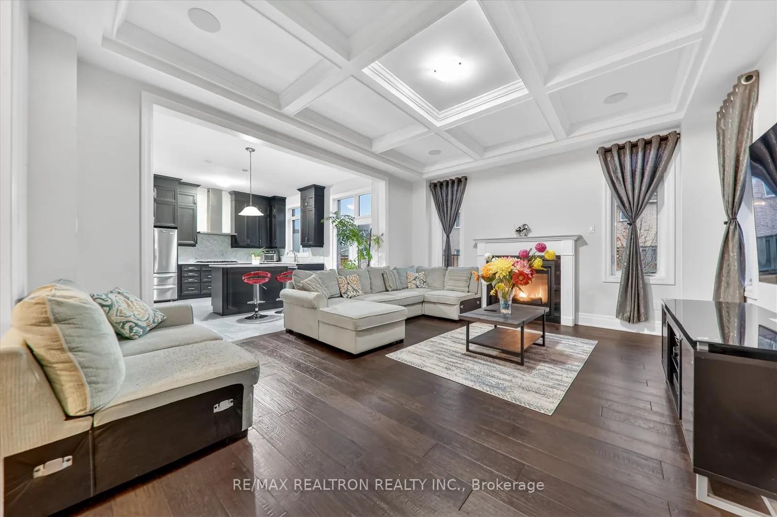 Photo 8 of 113 Jinnah Avenue, Markham, Middlefield — HOMEH