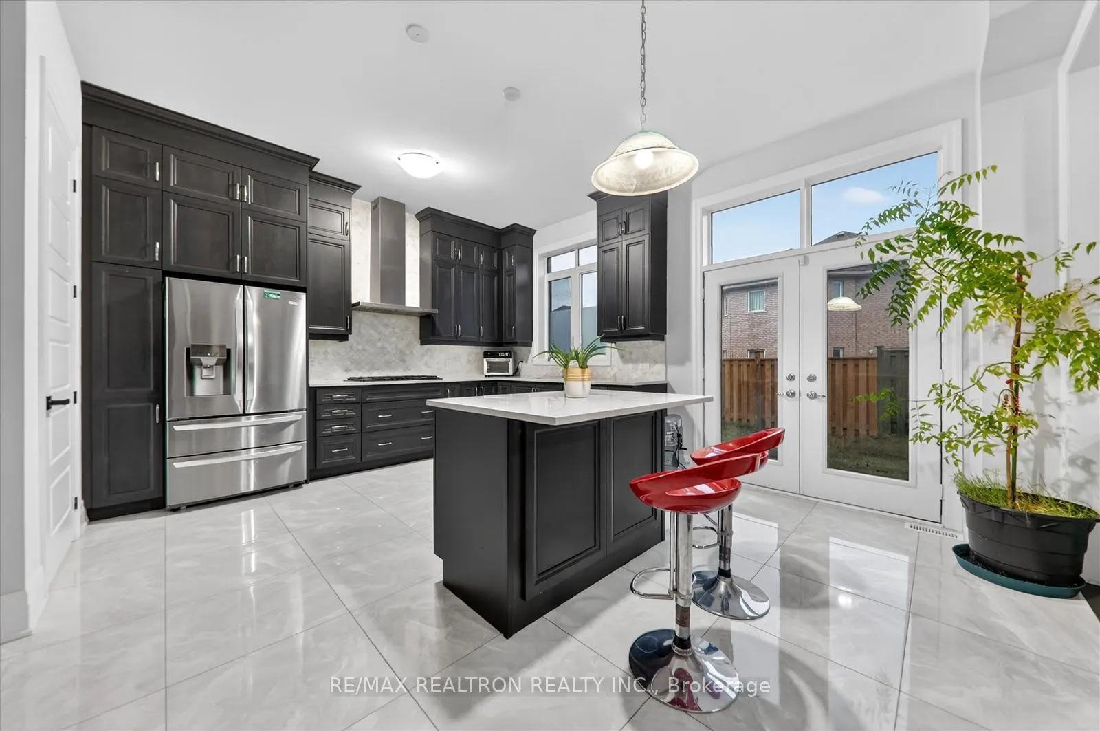 Photo 10 of 113 Jinnah Avenue, Markham, Middlefield — HOMEH