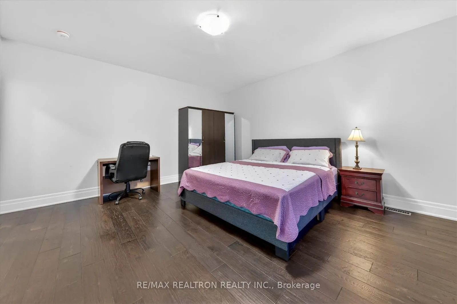 Photo 16 of 113 Jinnah Avenue, Markham, Middlefield — HOMEH