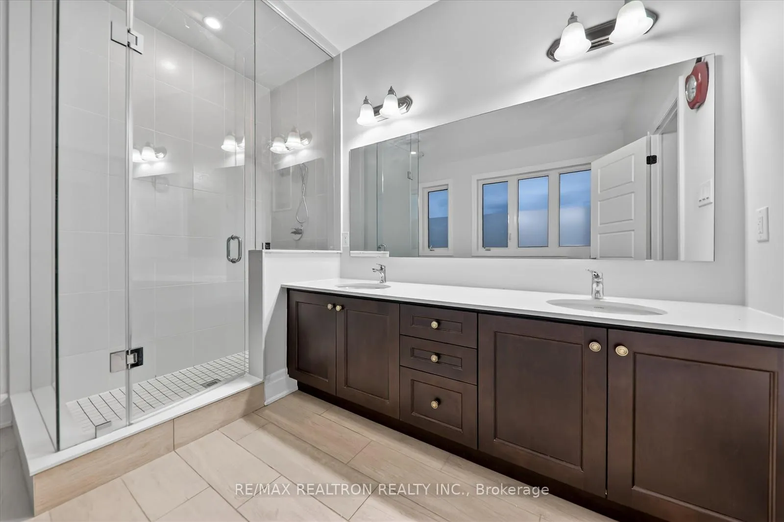 Photo 17 of 113 Jinnah Avenue, Markham, Middlefield — HOMEH