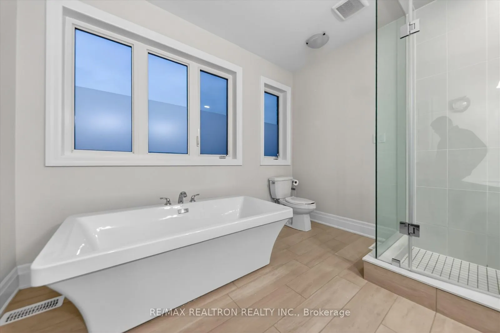 Photo 18 of 113 Jinnah Avenue, Markham, Middlefield — HOMEH