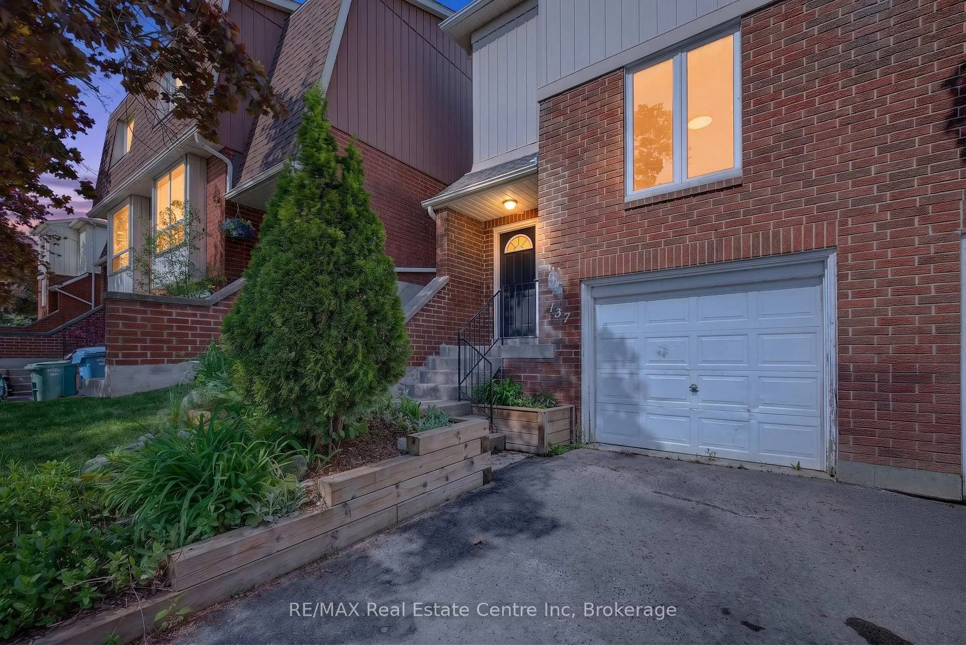 Front of Unit 13, 137 Dovercliffe Road