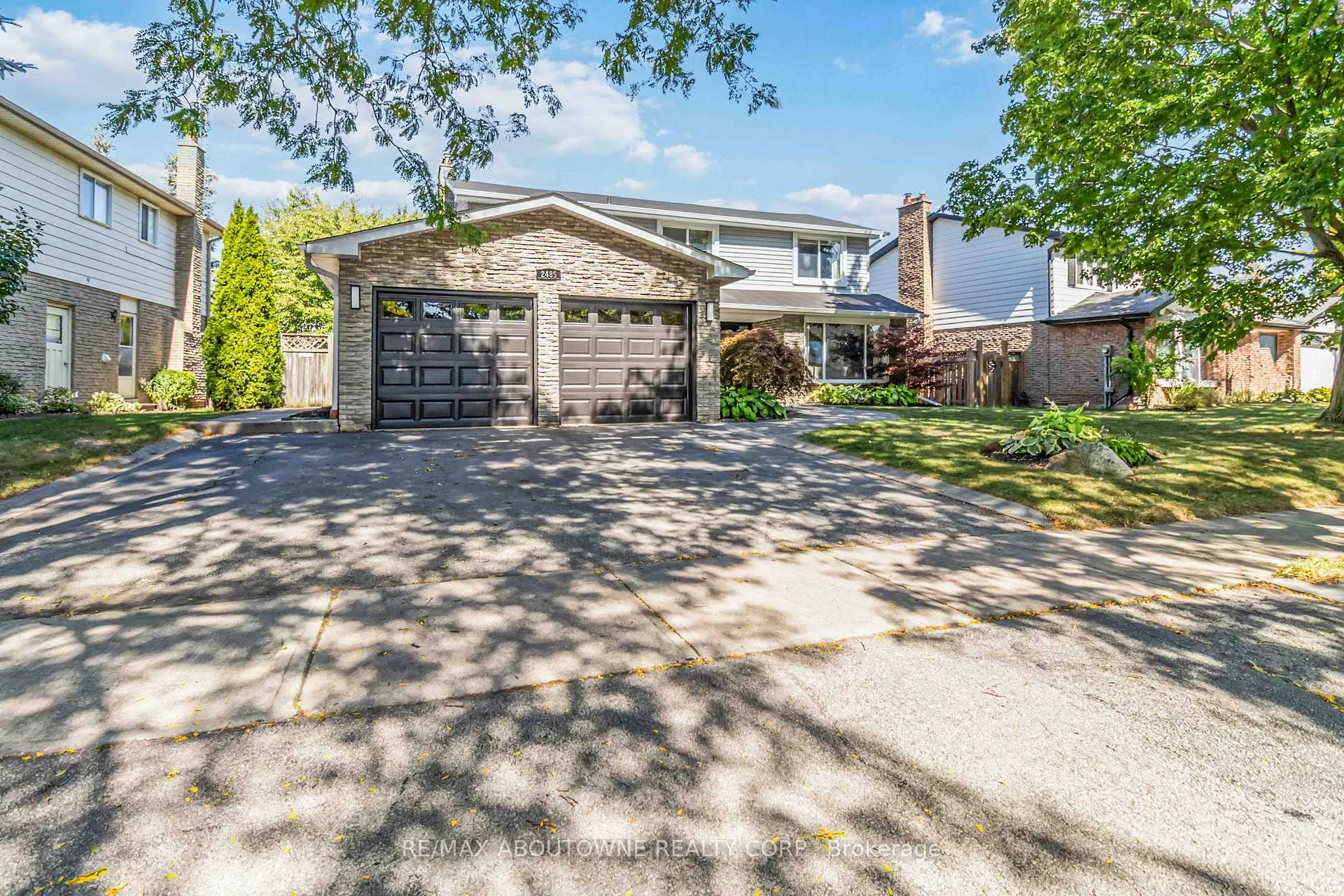 Photo 2 of 2485 Woburn Crescent, Oakville, Bronte — HOMEH