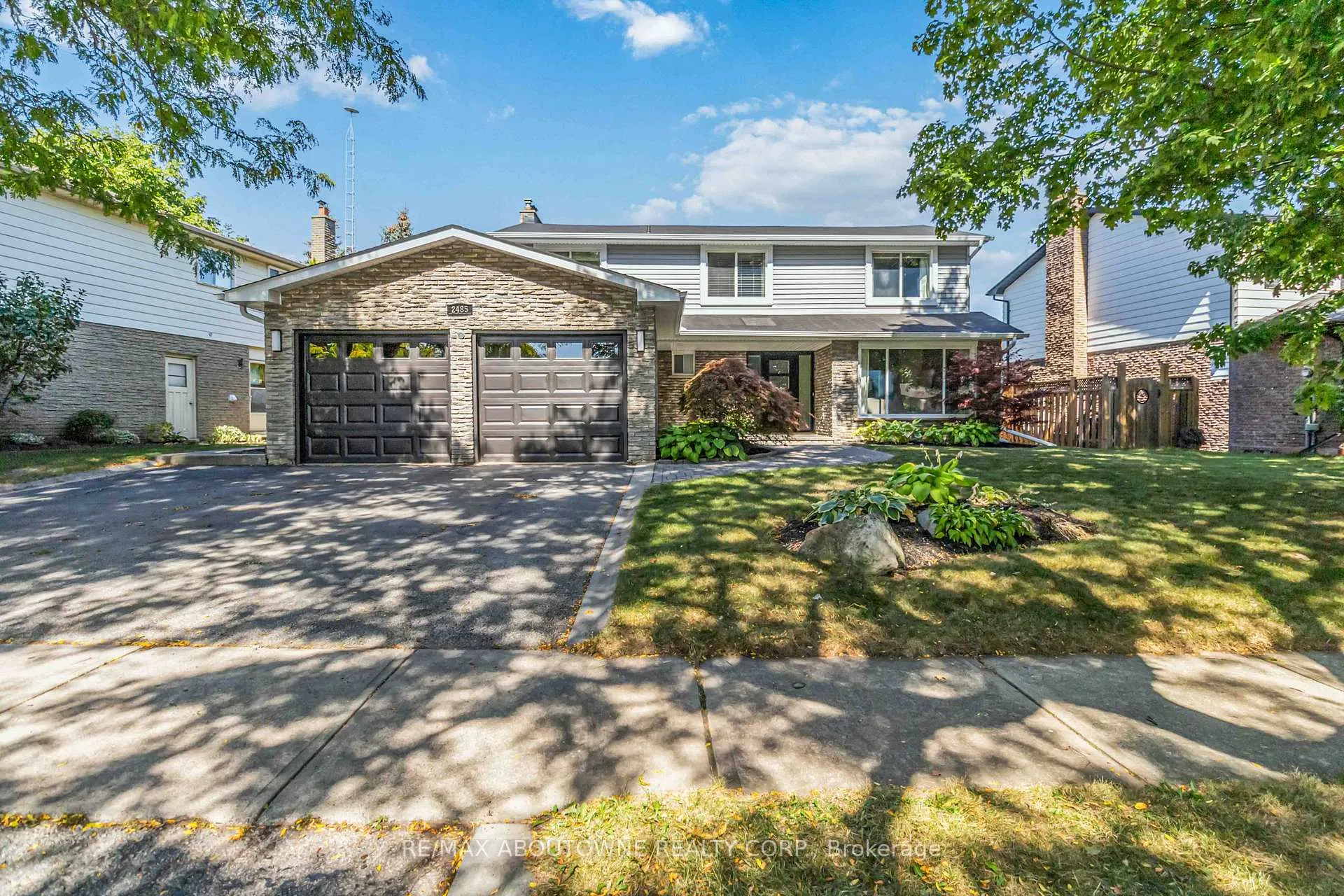Photo 1 of 2485 Woburn Crescent, Oakville, Bronte — HOMEH