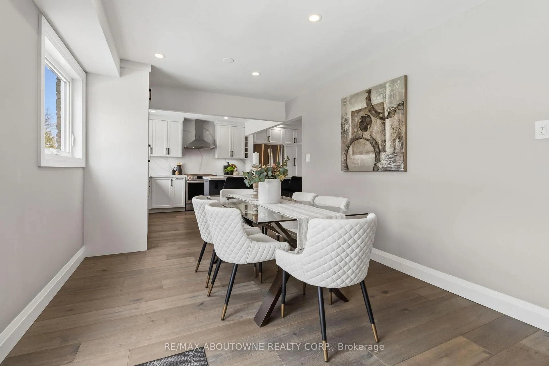 Photo 13 of 2485 Woburn Crescent, Oakville, Bronte — HOMEH